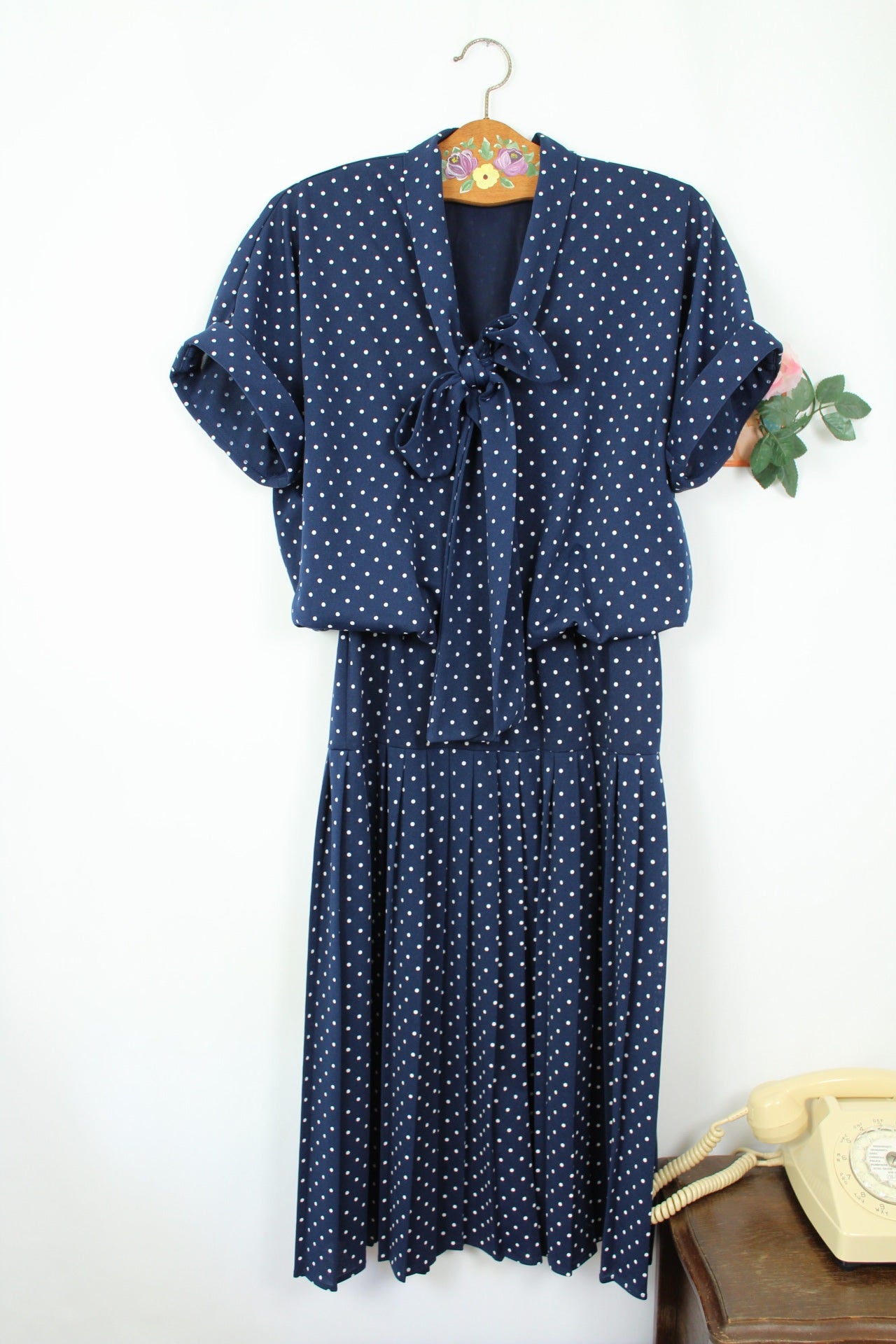 🌸🍒Robe vintage 80's pin-up/rockabilly bleu marine à pois & col lavallière - Taille 38🍒🌸
