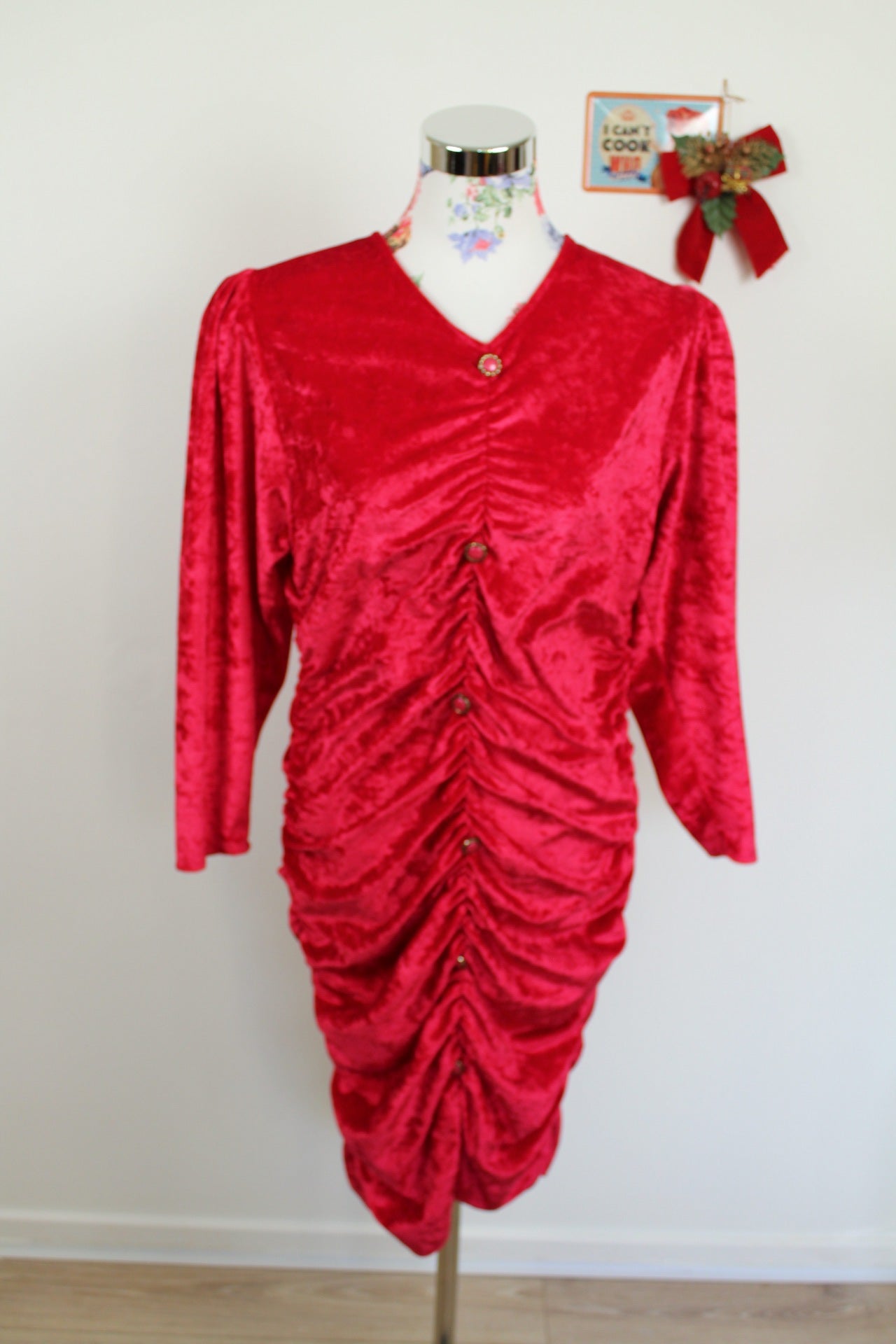 ✨Robe rouge en velours satiné drapé 80's - robe de soirée made in France✨