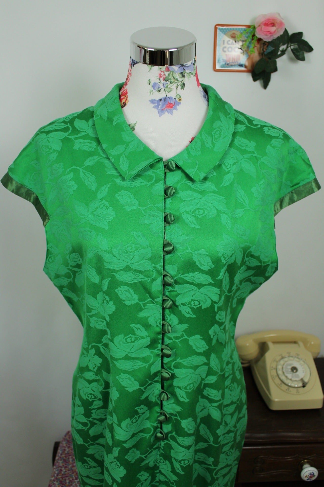 🌸🍒Robe vintage 80/90s romantique vert satiné & roses ton sur ton - Taille 40🍒🌸
