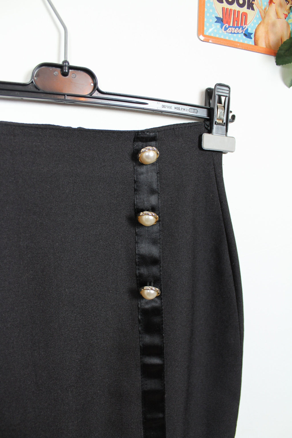 ✨Jupe crayon longue vintage chic - détails satinés et boutons dorés ✨