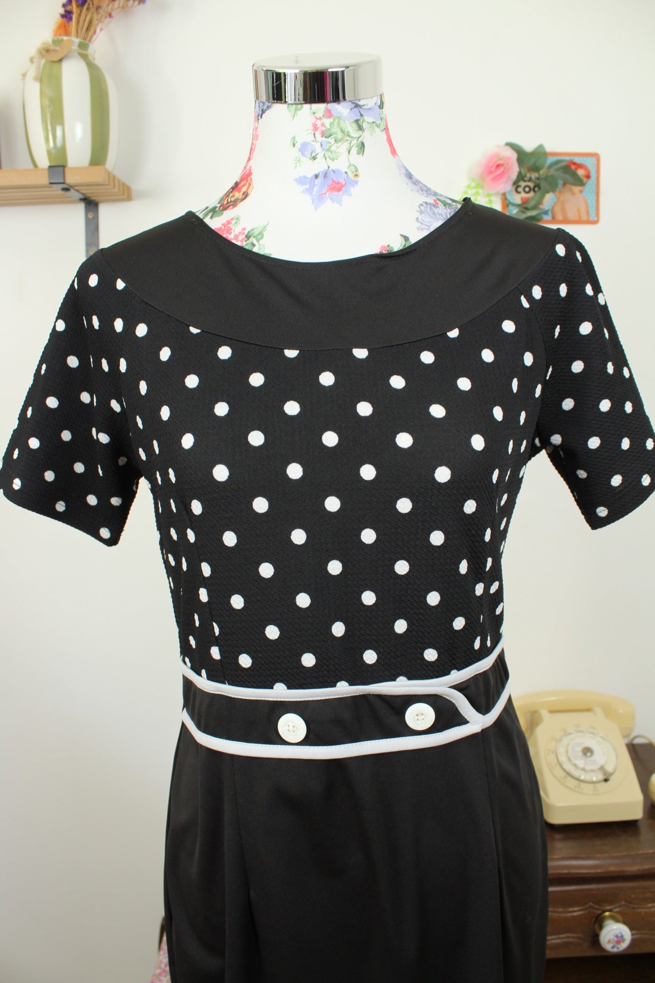 🌸🍒Robe rockabilly/pin-up à pois coupe cintrée - Taille 38🍒🌸