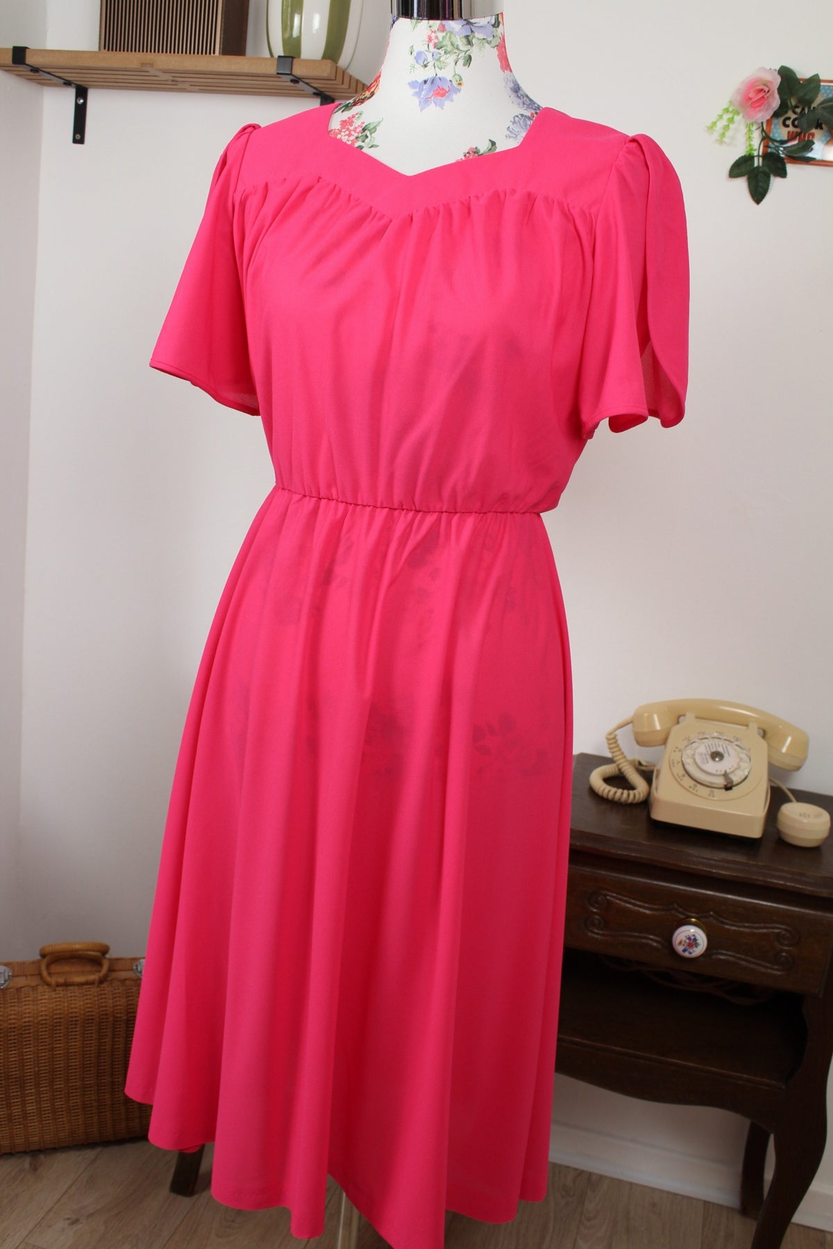 Robe vintage années 80 fuchsia flashy & manches retombantes fendues - Taille 36/38
