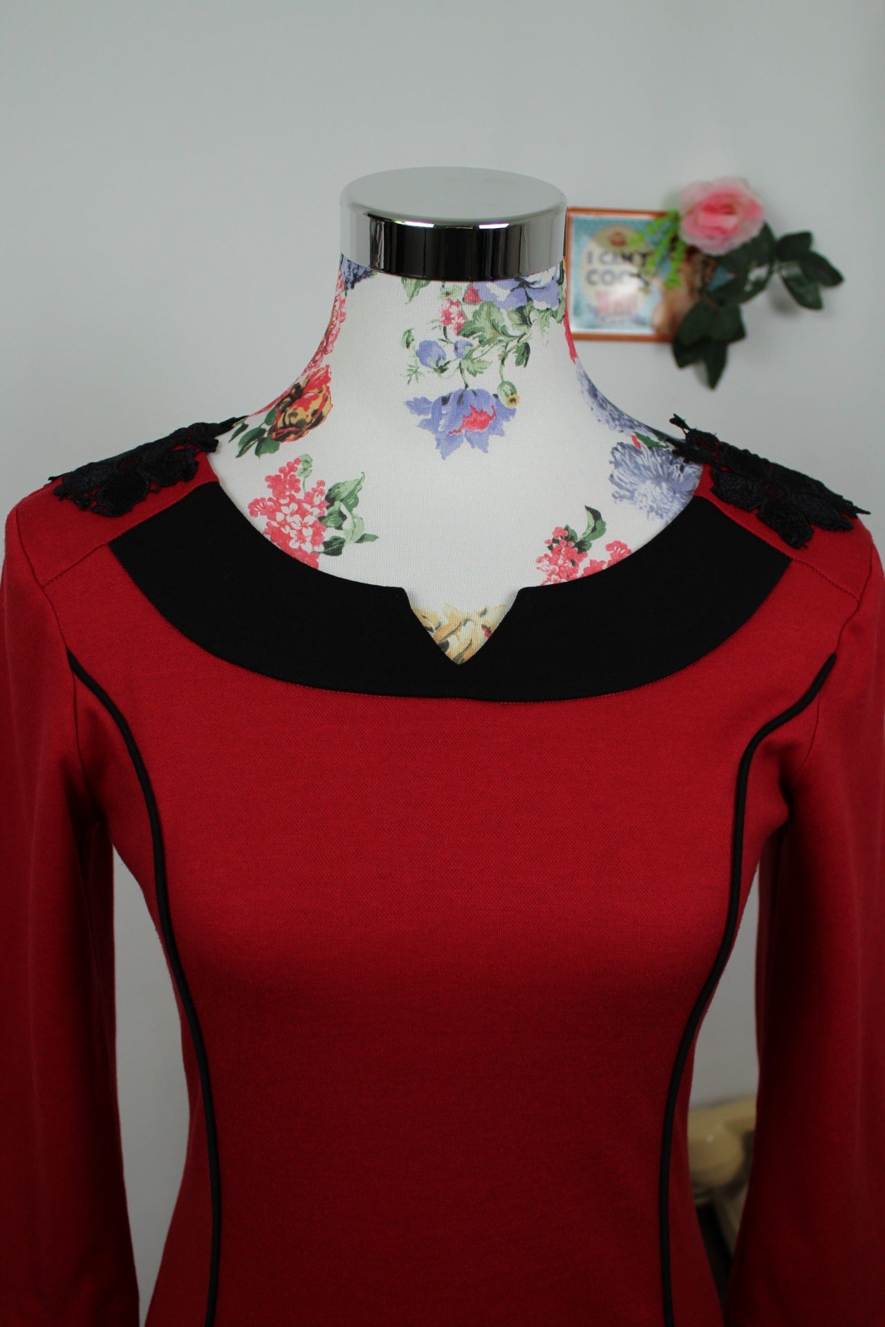 🌸🍒Robe rouge vintage 90s/2000s dentelle fleurie glam chic sexy - Taille 38🍒🌸