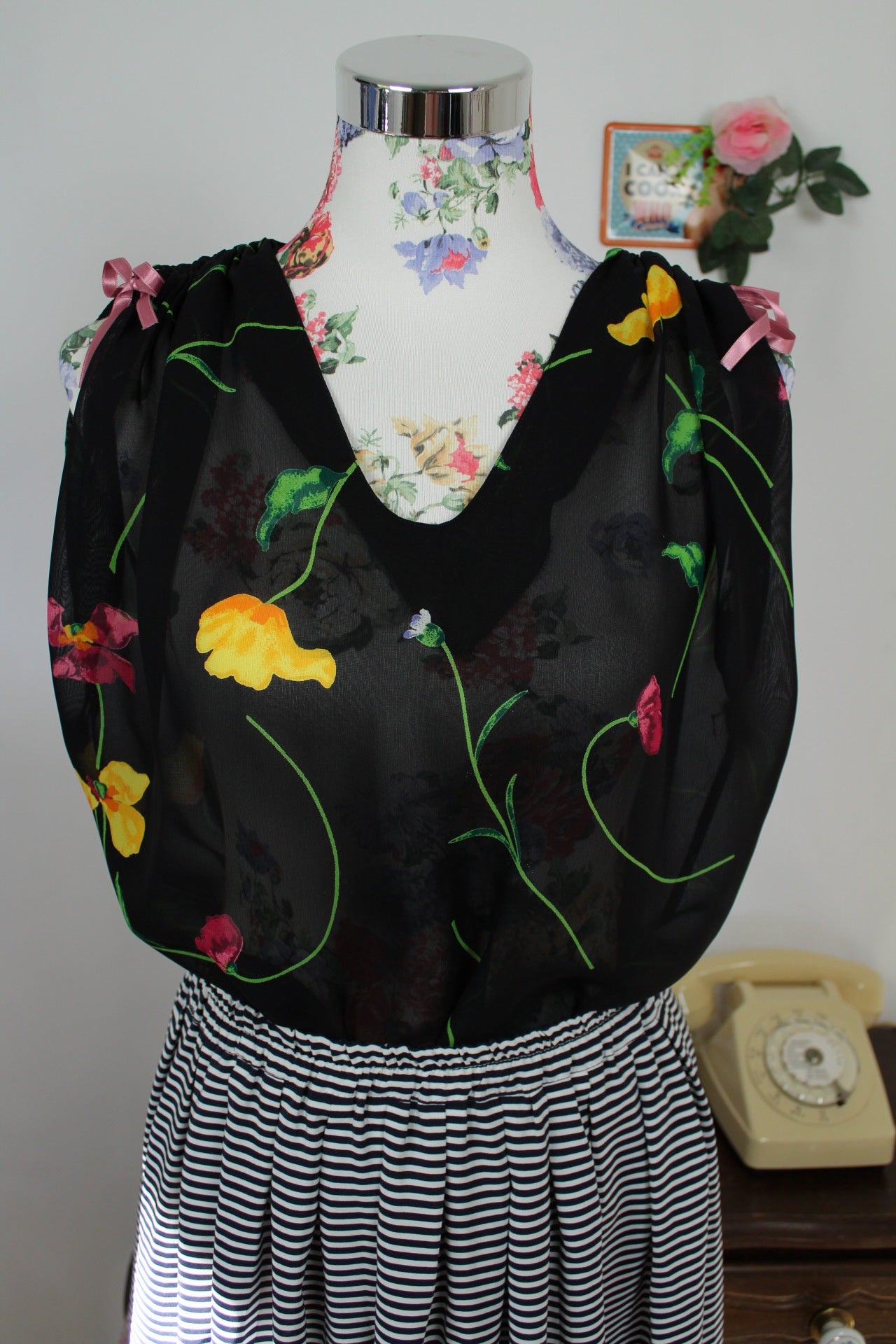 🌸🍒Blouse vintage 90's fait main fleurie - épaules à nouer - Taille 40/42🍒🌸