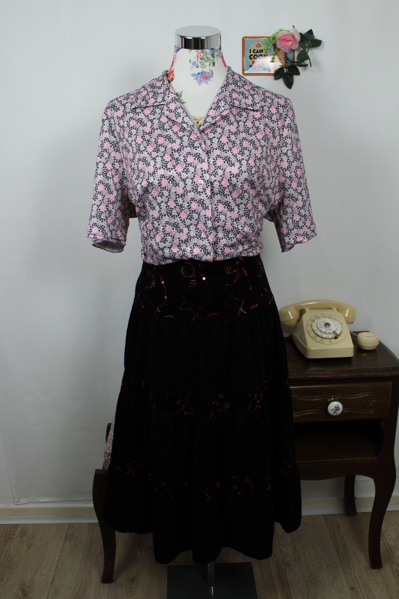 🌸🍒Jupe vintage 90's en velours côtelé brodé - esprit bohème romantique - Taille 38🍒🌸