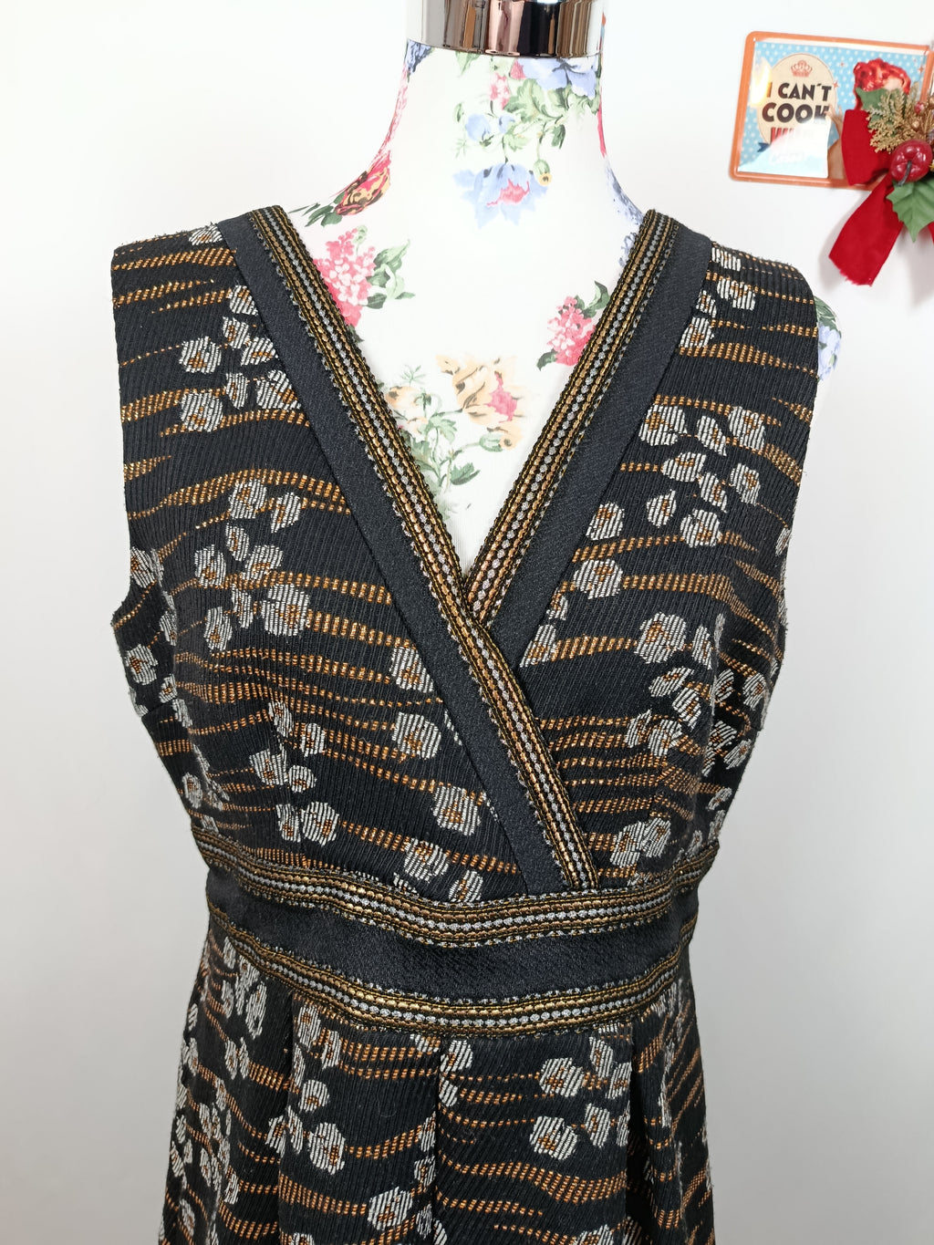 ✨Robe épaisse noire brodée or et argent - Maison 1.2.3 - style chic d'hiver✨