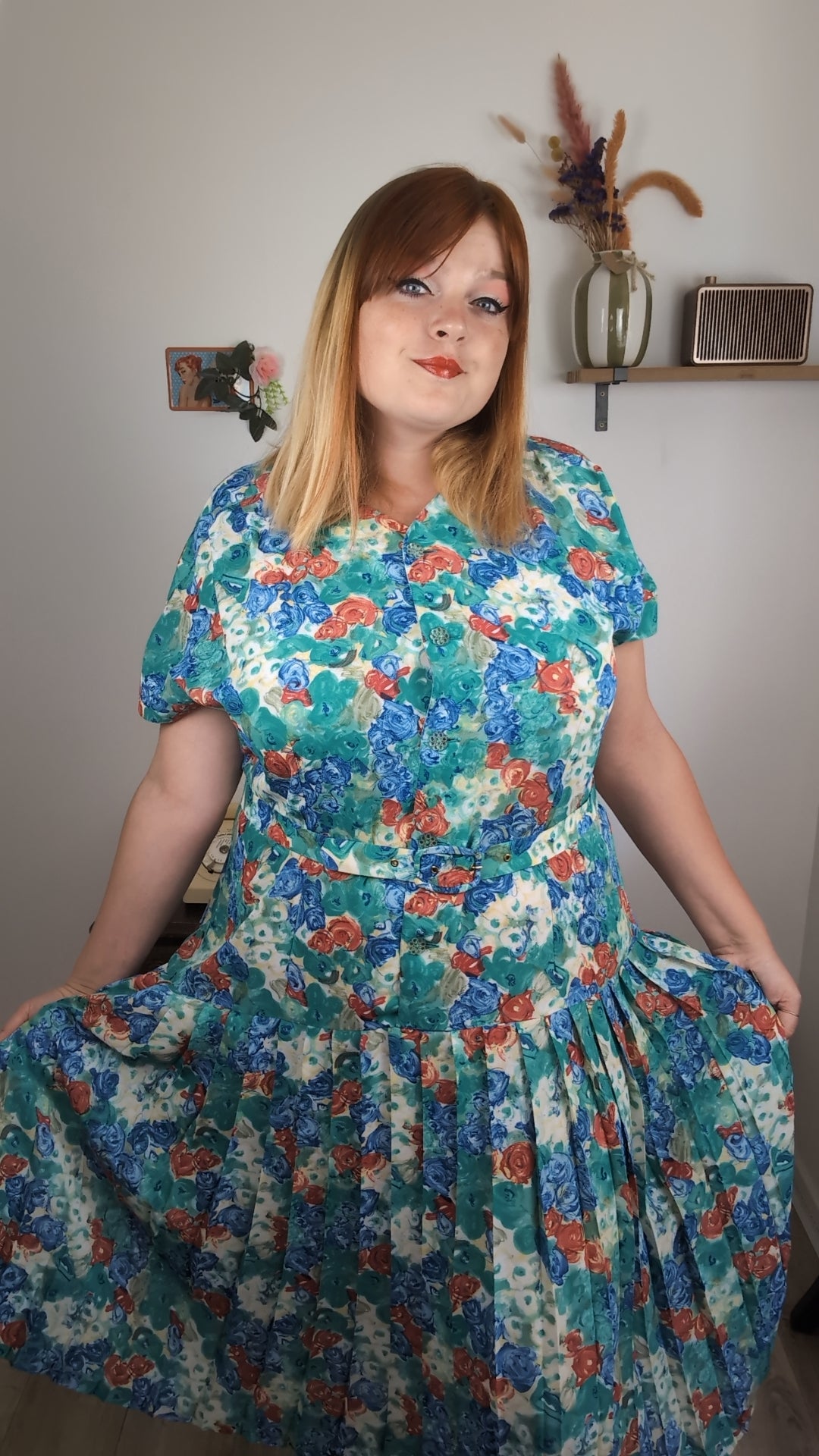 Robe vintage années 80 imprimée de roses abstraites - taille 48