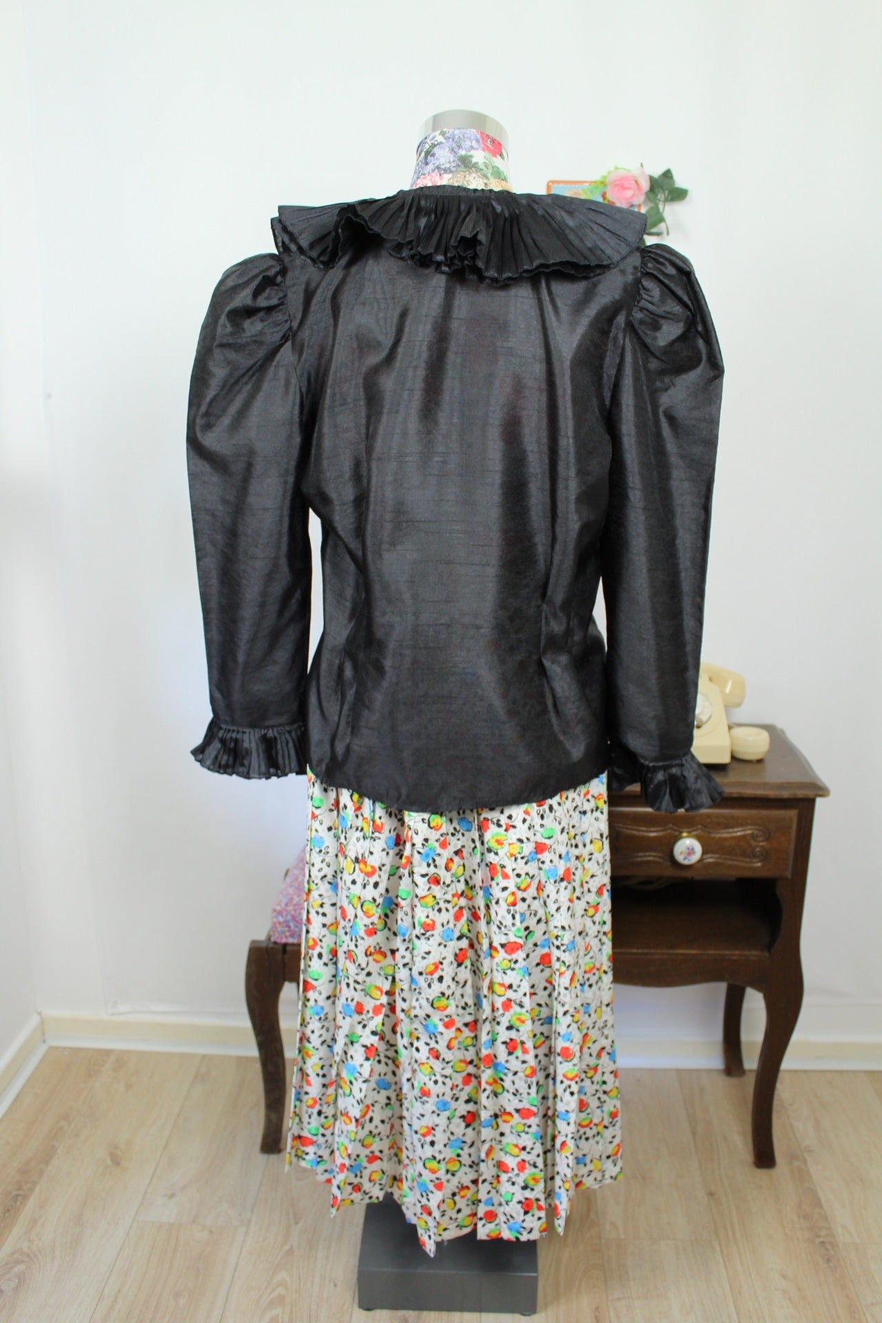 🍒🌸Jupe plissée vintage années 80 - pétales de fleurs et pois satinés - Taille 44🌸🍒