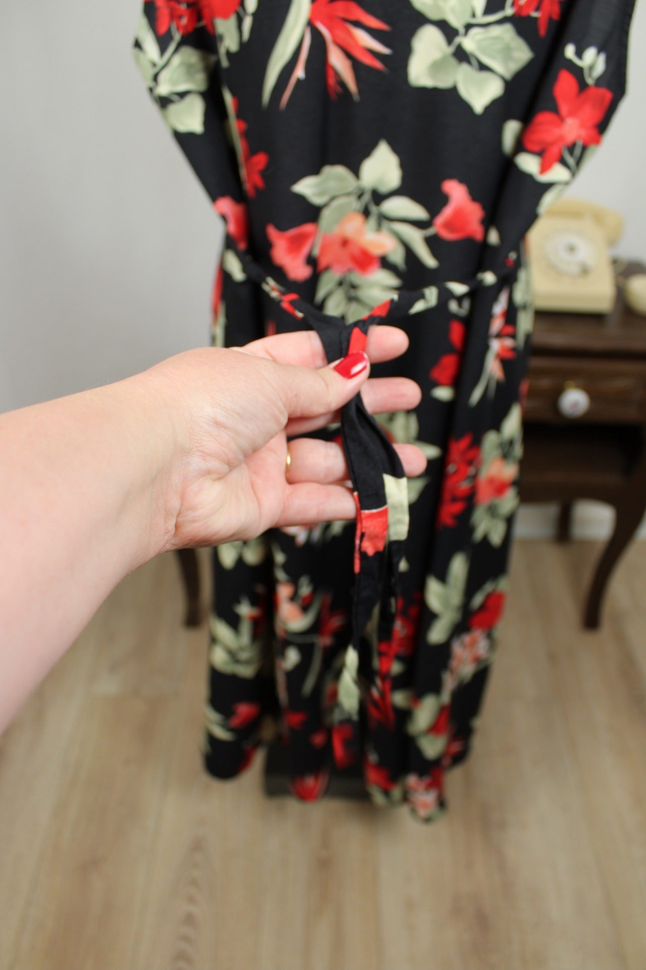 🌸🍒Robe longue vintage 90's noire & fleurs rouges romantiques - Taille 48/50🍒🌸