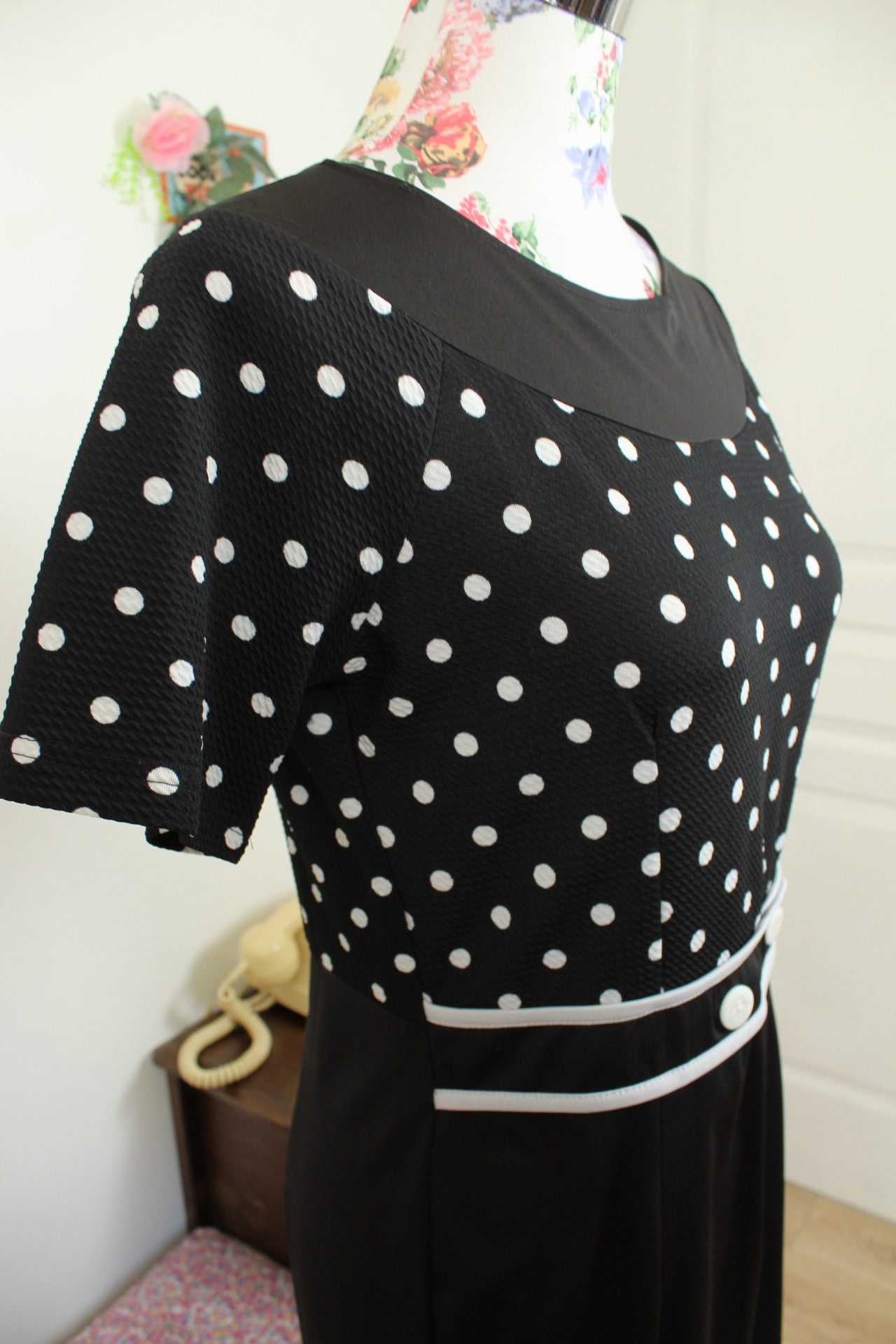 🌸🍒Robe rockabilly/pin-up à pois coupe cintrée - Taille 38🍒🌸