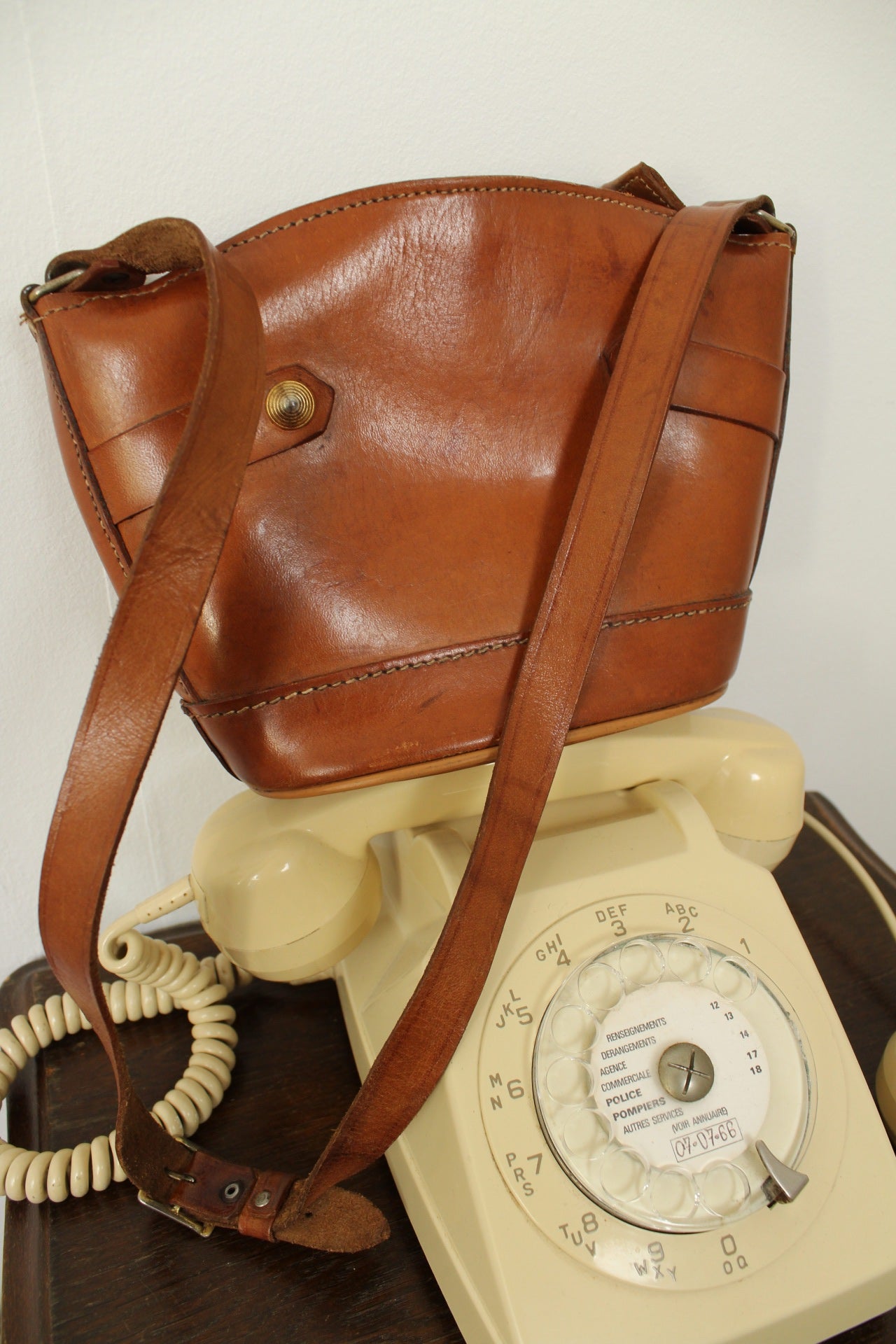 🌸🍒Sac bandoulière vintage 70's en cuir lisse cognac 🍒🌸