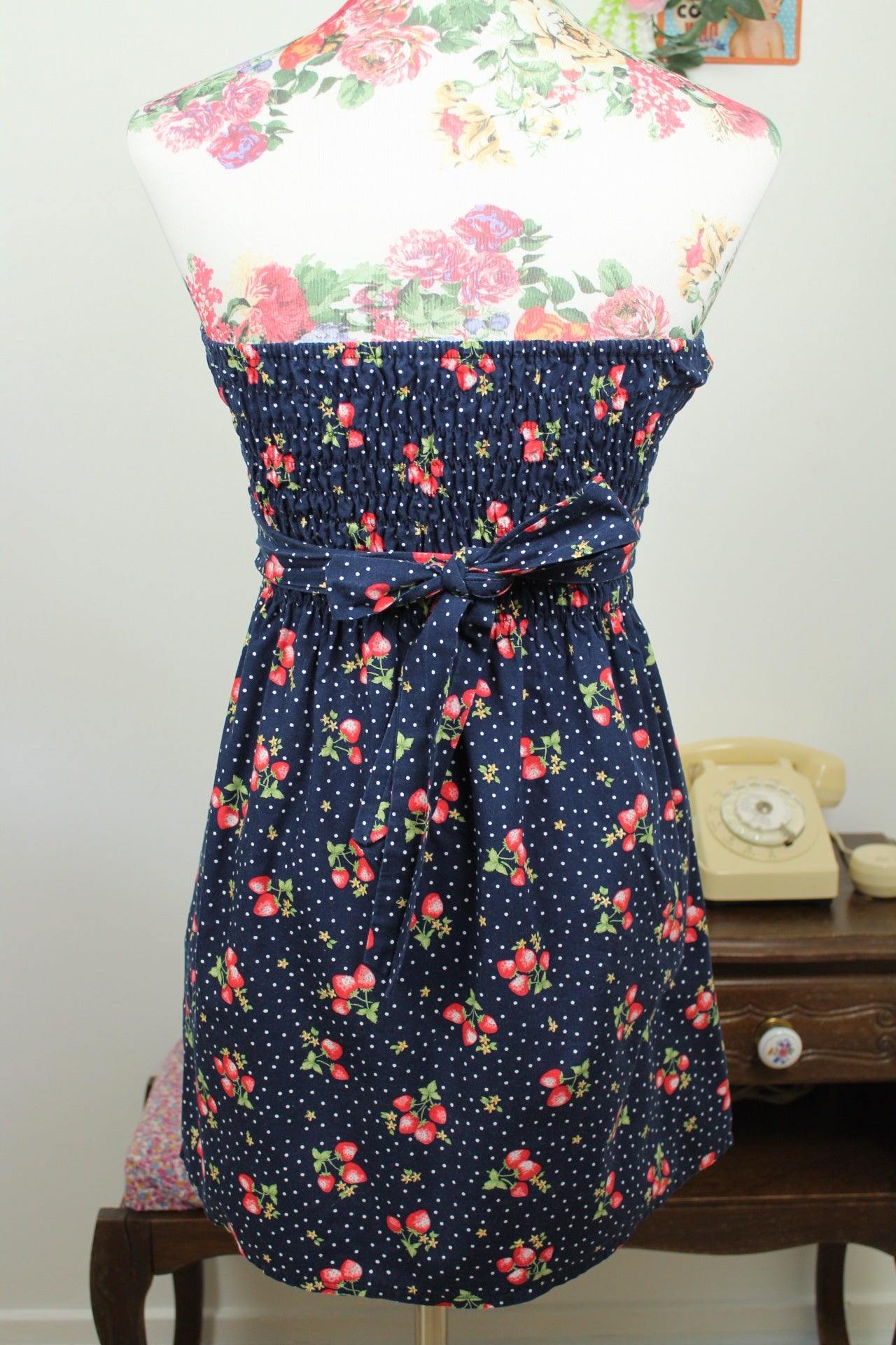 🌸🍒Robe pin-up/rockabilly bustier motif fraises en coton - Taille 38🍒🌸