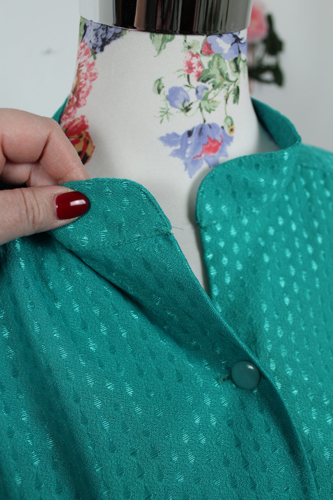 🌸🍒Blouse vintage 70's turquoise fuseaux satinés et col officier🍒🌸
