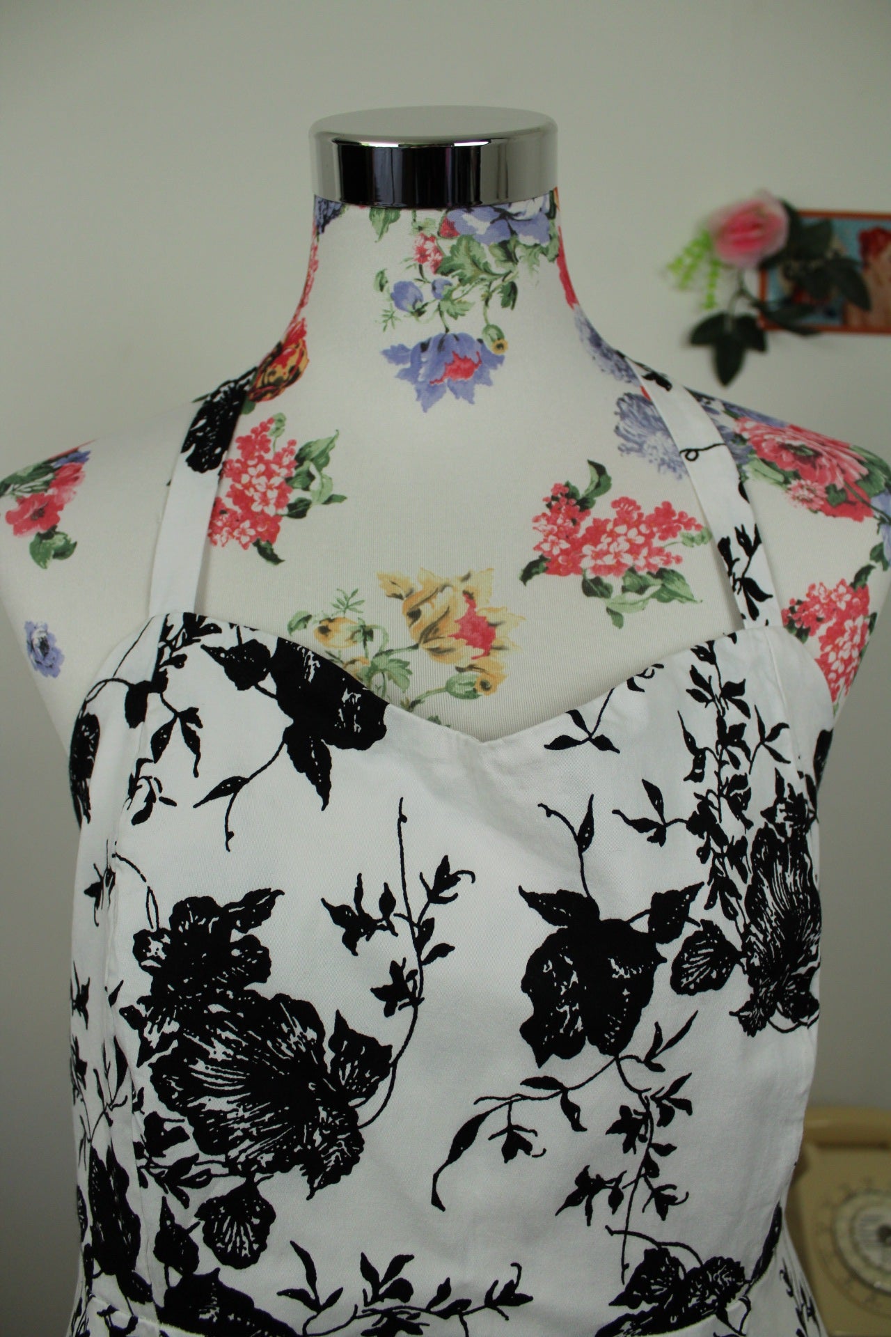 🌸🍒Robe rétro pin-up/rockabilly blanche fleurie noir romantique - Taille 42/44🍒🌸