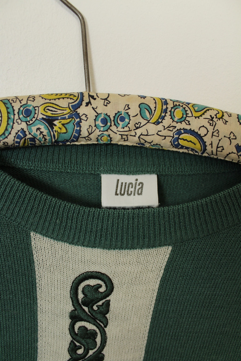 🌸Pull vintage 80's vert sapin -motifs brodés central feuilles en arabesque🍒