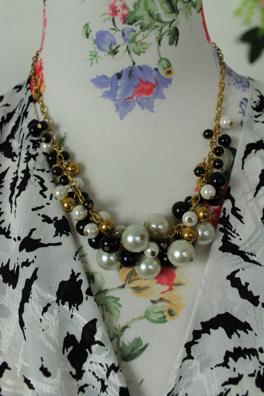🌸🍒Collier vintage 80/90's chaîne dorée avec grappe de perles🍒🌸