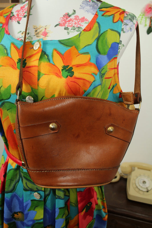🌸🍒Sac bandoulière vintage 70's en cuir lisse cognac 🍒🌸