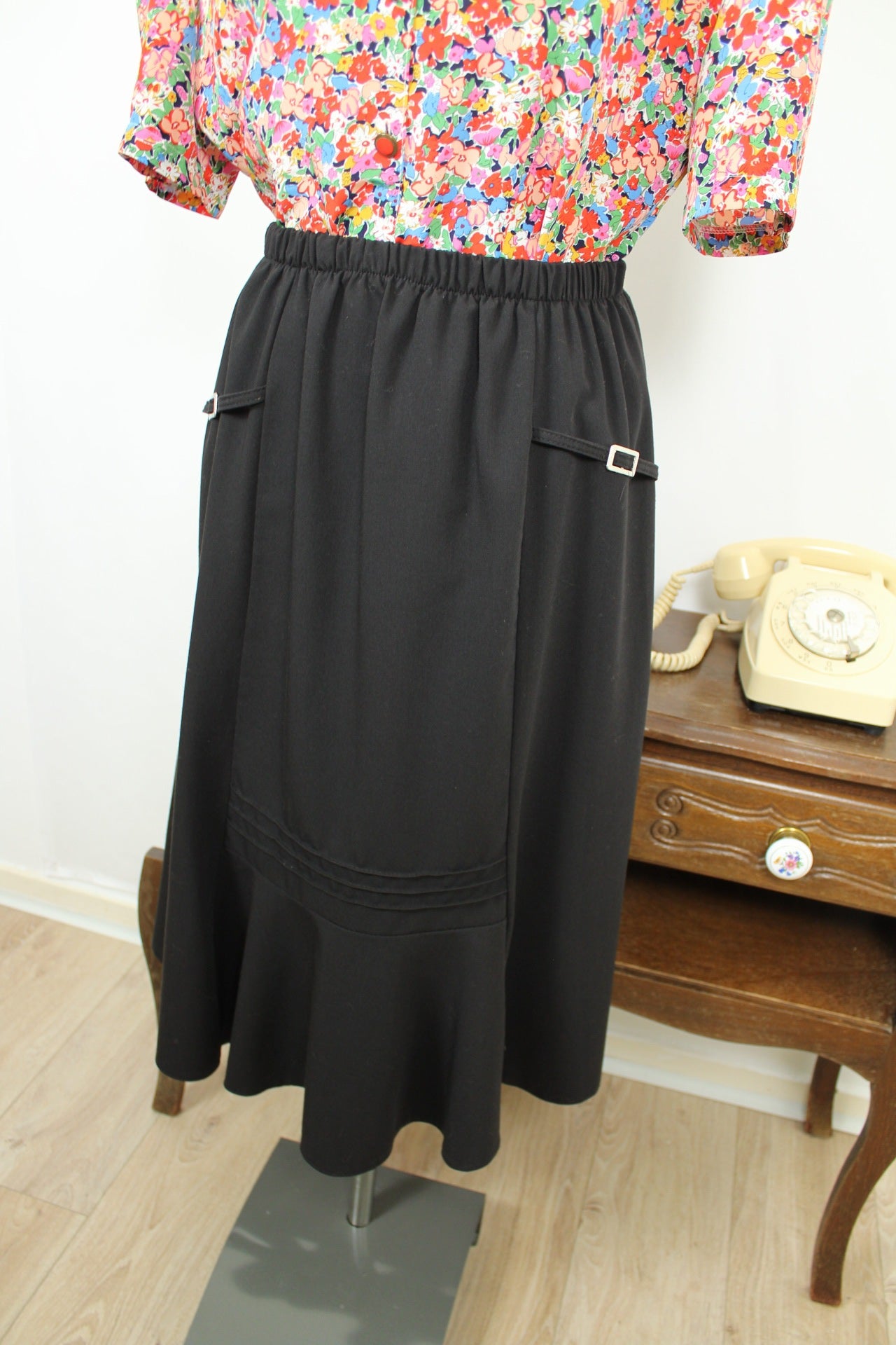 🌸🍒Jupe vintage 90's noire midi - made in France - Taille 36 à 40🍒🌸