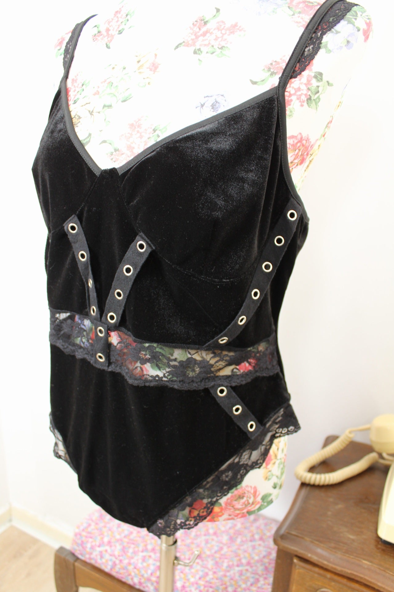 🌸🍒Body gothique velours noir & dentelle fleurie - ambiance dark romantique  - Taille 40🍒🌸