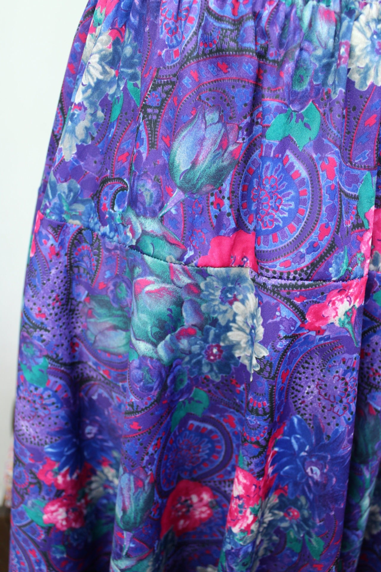 🌸🍒Jupe midi vintage 80's paisley/fleurie pep's fuchsia et violet - Taille 34 à 38🍒🌸