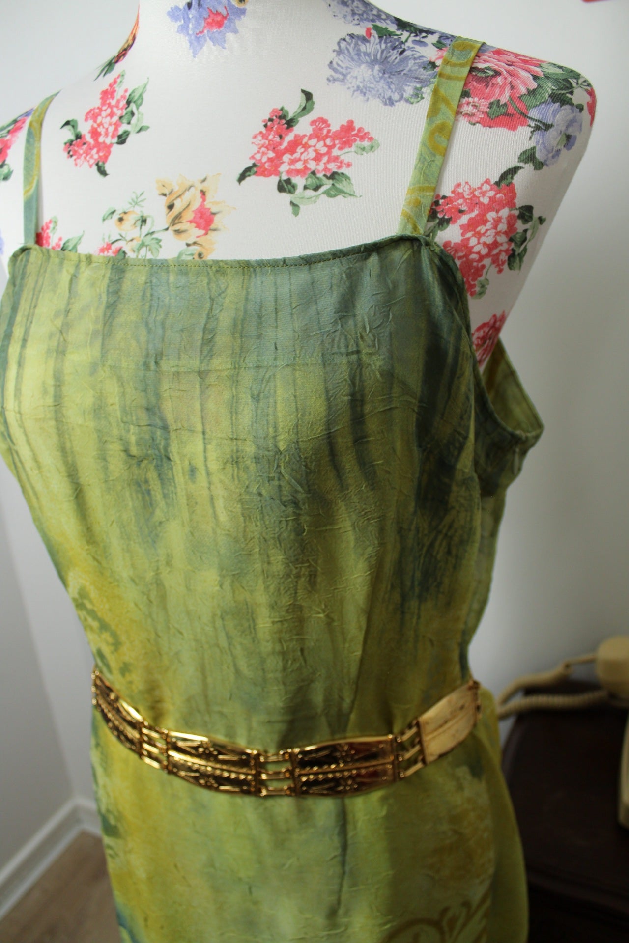🌸🍒Ceinture en métal doré vintage 80's gravures fleuries - made in Spain 🍒🌸