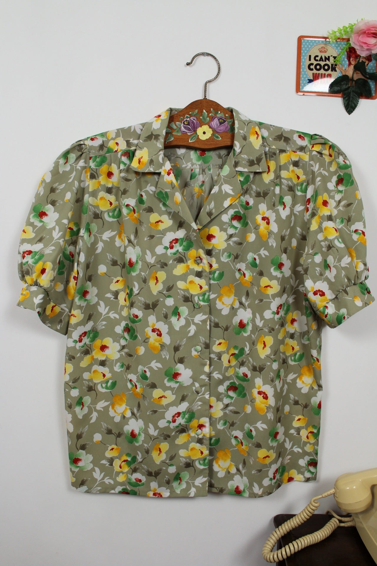 🌸🍒Chemise vintage 90's manches courtes kaki & fleurs jaunes lumineuses - Taille 40/42🍒🌸