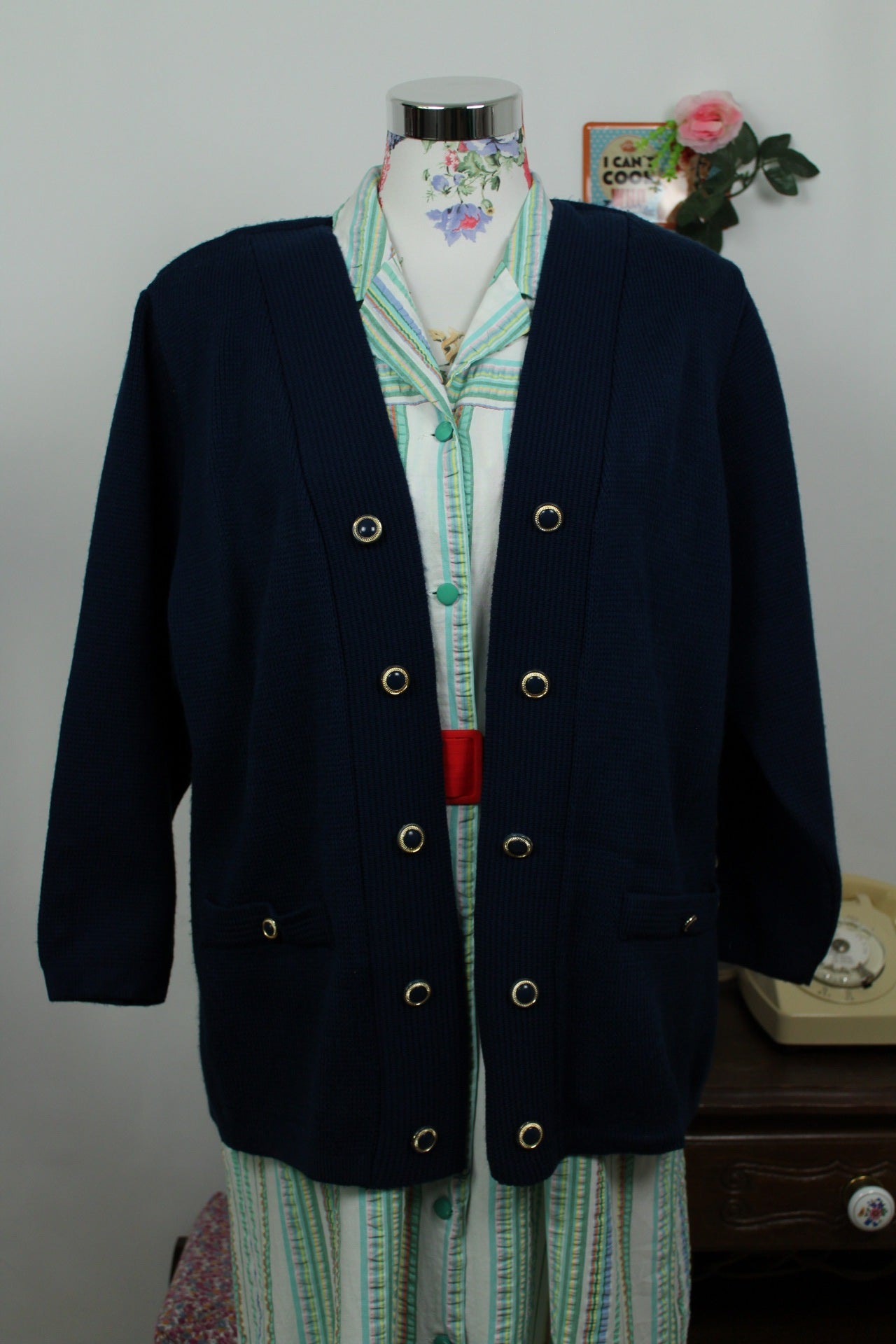🌸🍒Cardigan vintage 90's C&A bleu marine & boutons bijoux - Taille 42/44🍒🌸