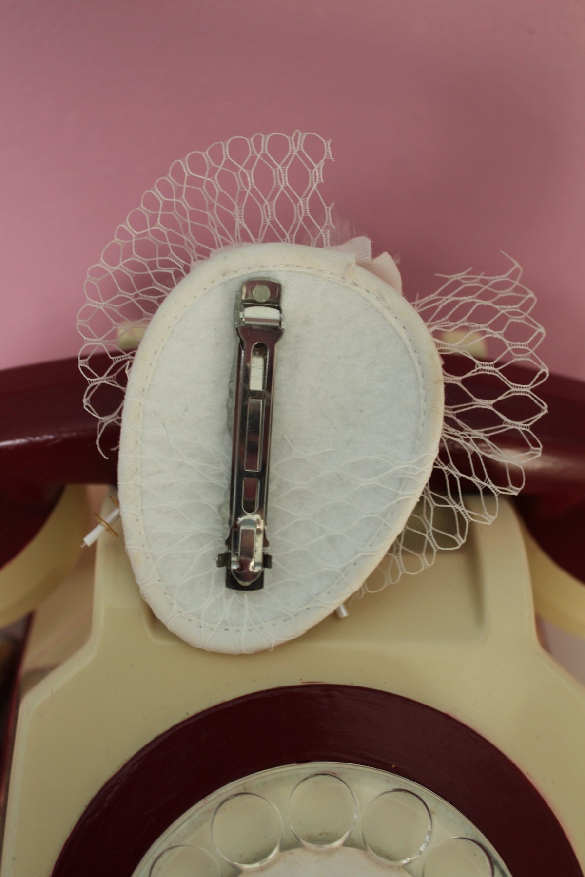 Pince bibi cheveux vintage années 50/60 blanc ivoire à violette - esprit pin-up