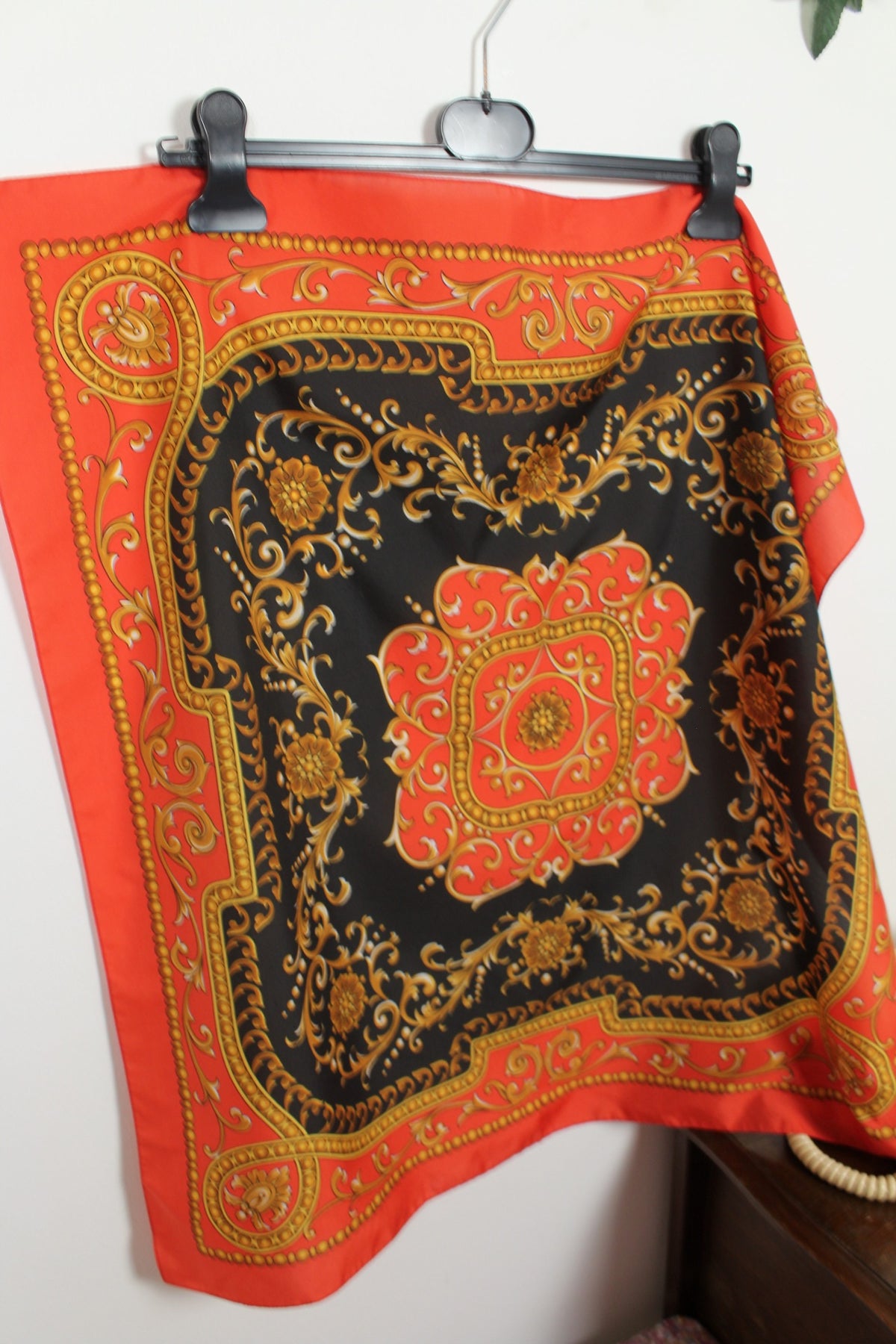 🌸🍒Foulard carré vintage années 80 style baroque chic🍒🌸