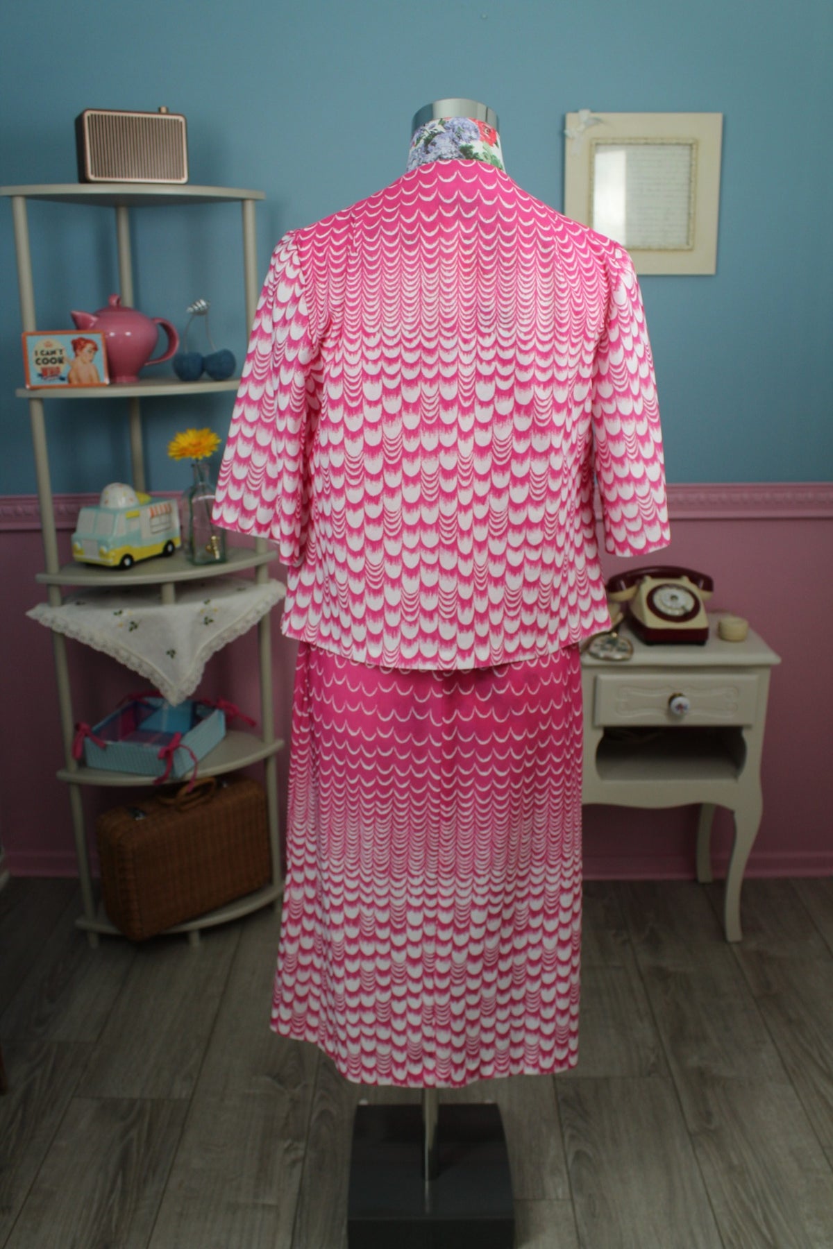 Ensemble robe + boléro vintage années 70 rose pep's motif coquille - Taille 36