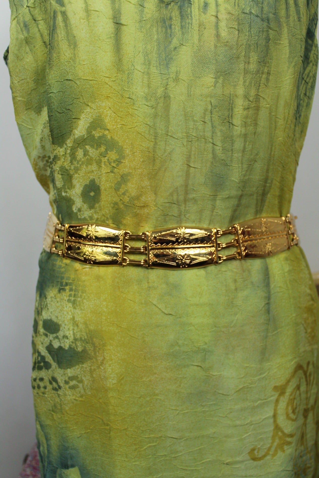 🌸🍒Ceinture en métal doré vintage 80's gravures fleuries - made in Spain 🍒🌸
