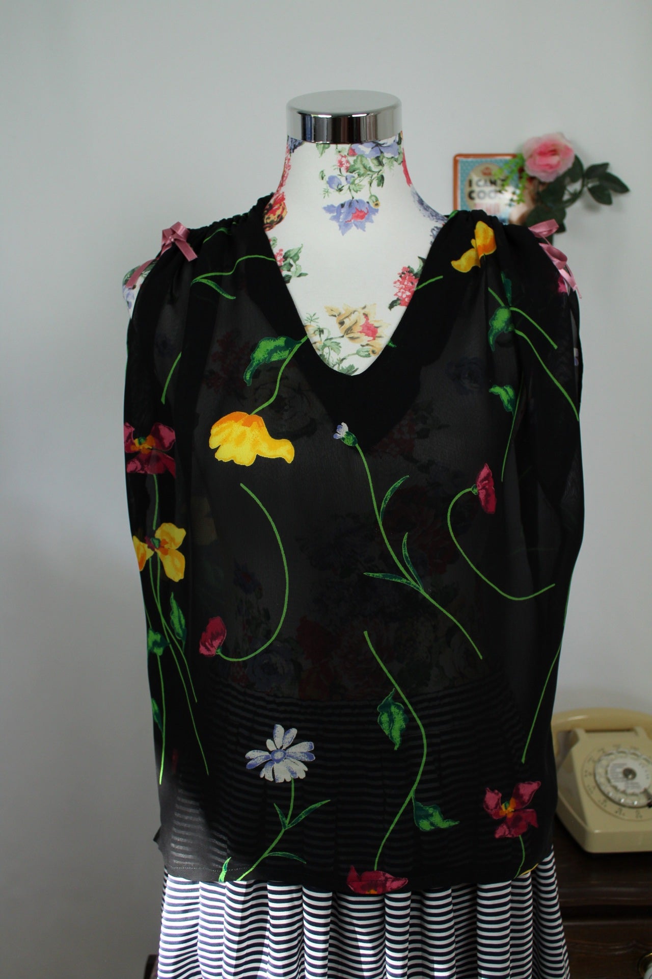 🌸🍒Blouse vintage 90's fait main fleurie - épaules à nouer - Taille 40/42🍒🌸