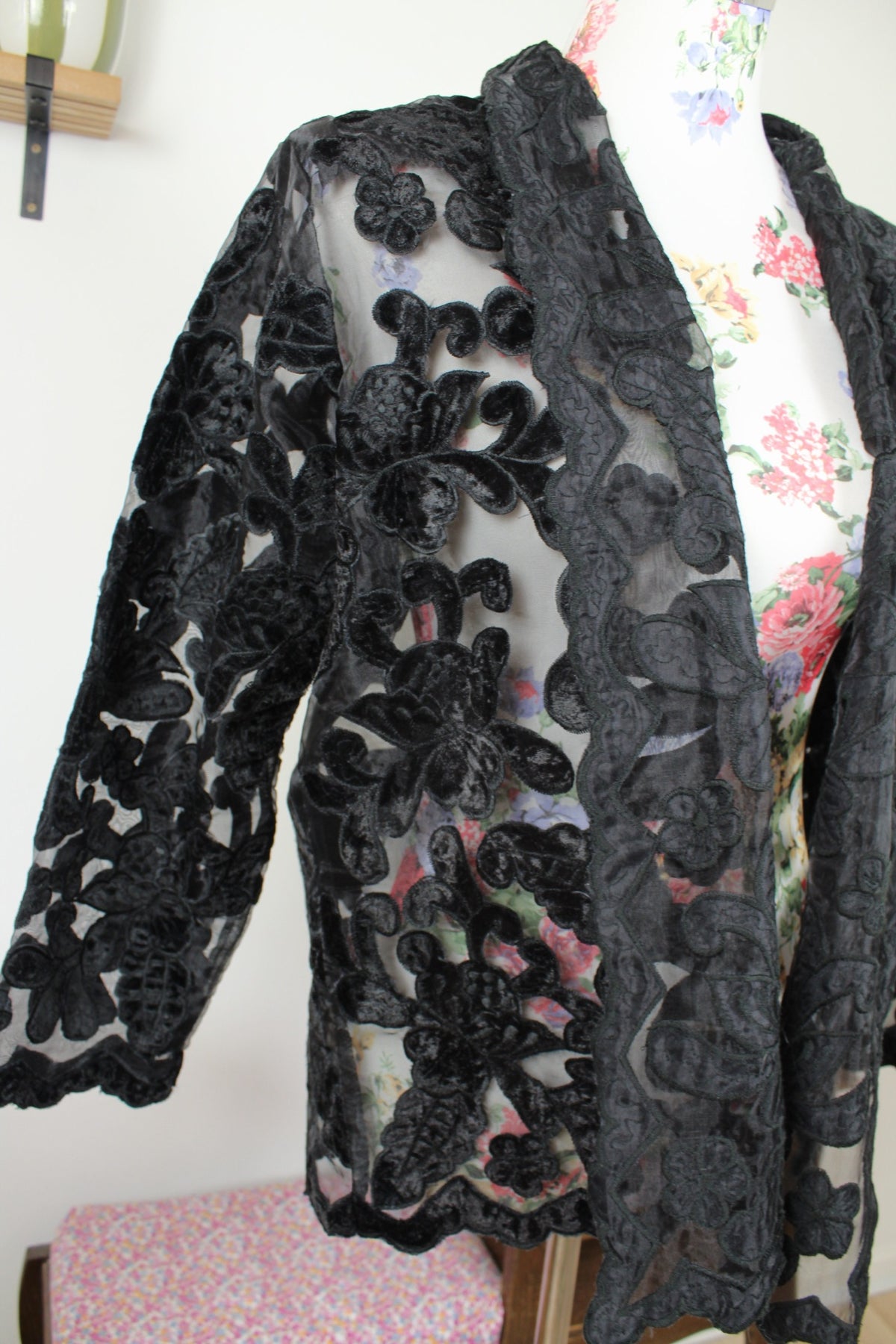 Cardigan noir transparent vintage années 80 dentelle fleurie baroque dark romantique gothique - Taille 42/44