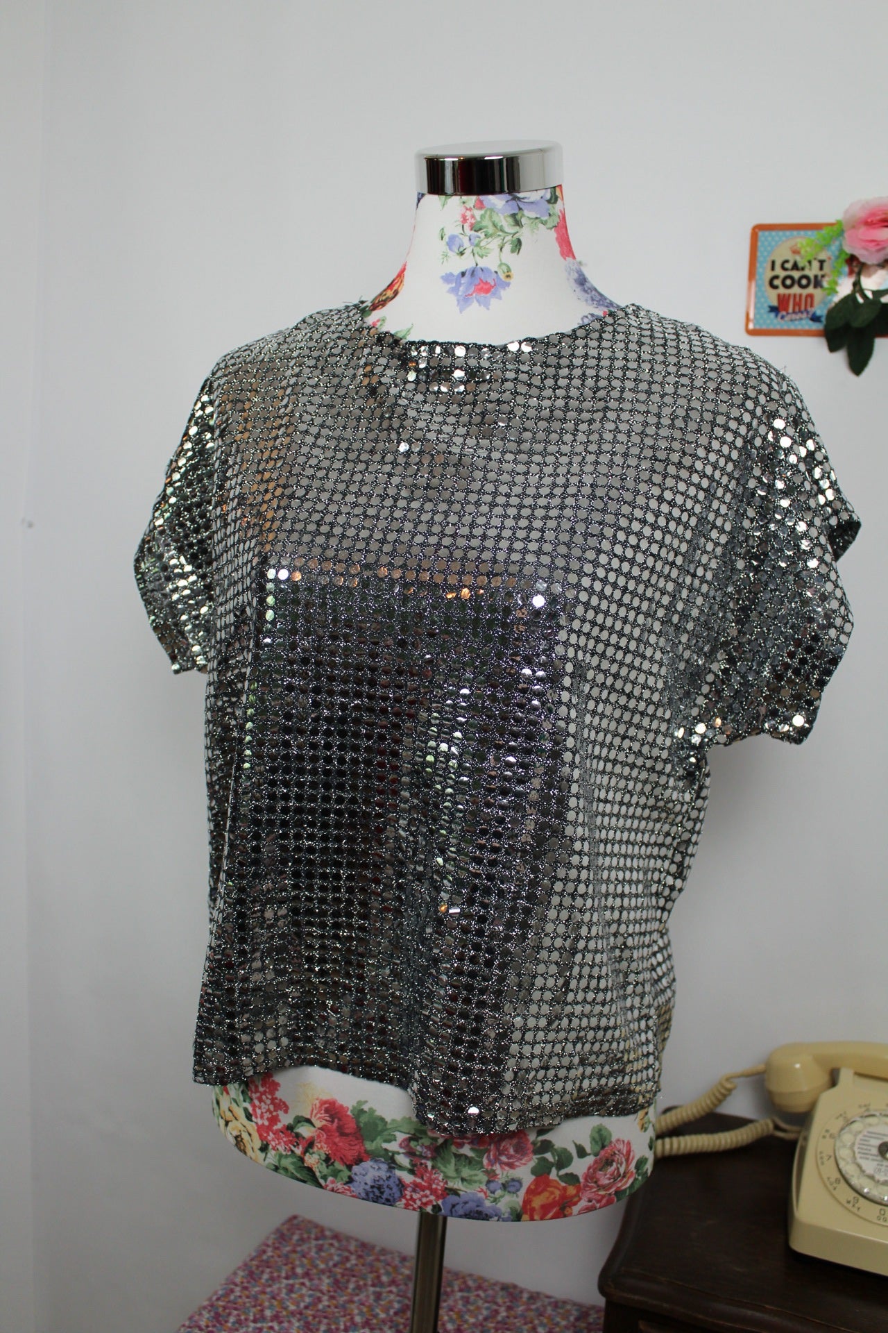 🌸🍒Blouse vintage 80's résille métallisée patch ronds argentés - style soirée disco - Taille 38 à 42🍒🌸
