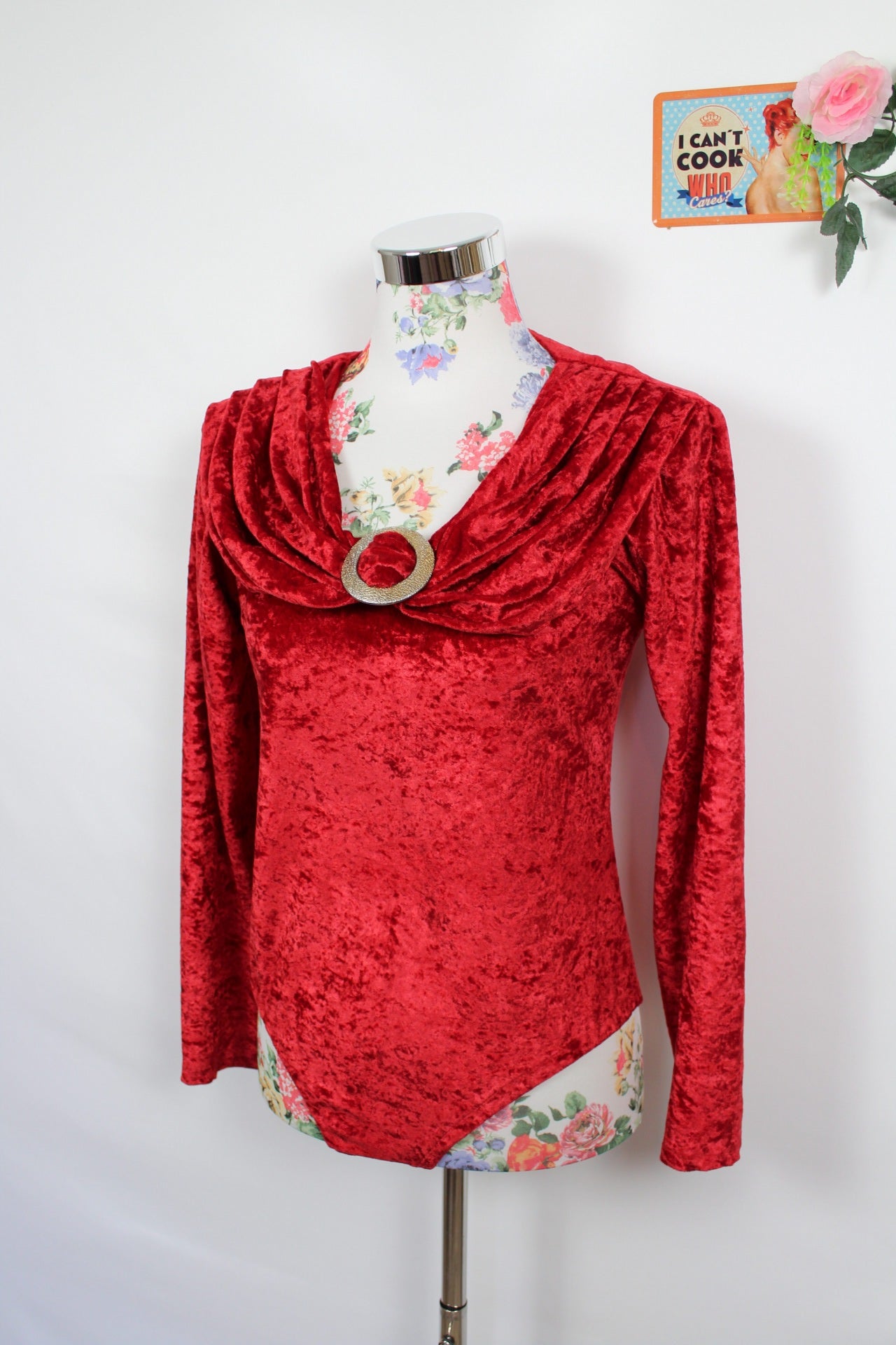 ✨Body rouge en velours satiné 80's gamour - anneau doré✨