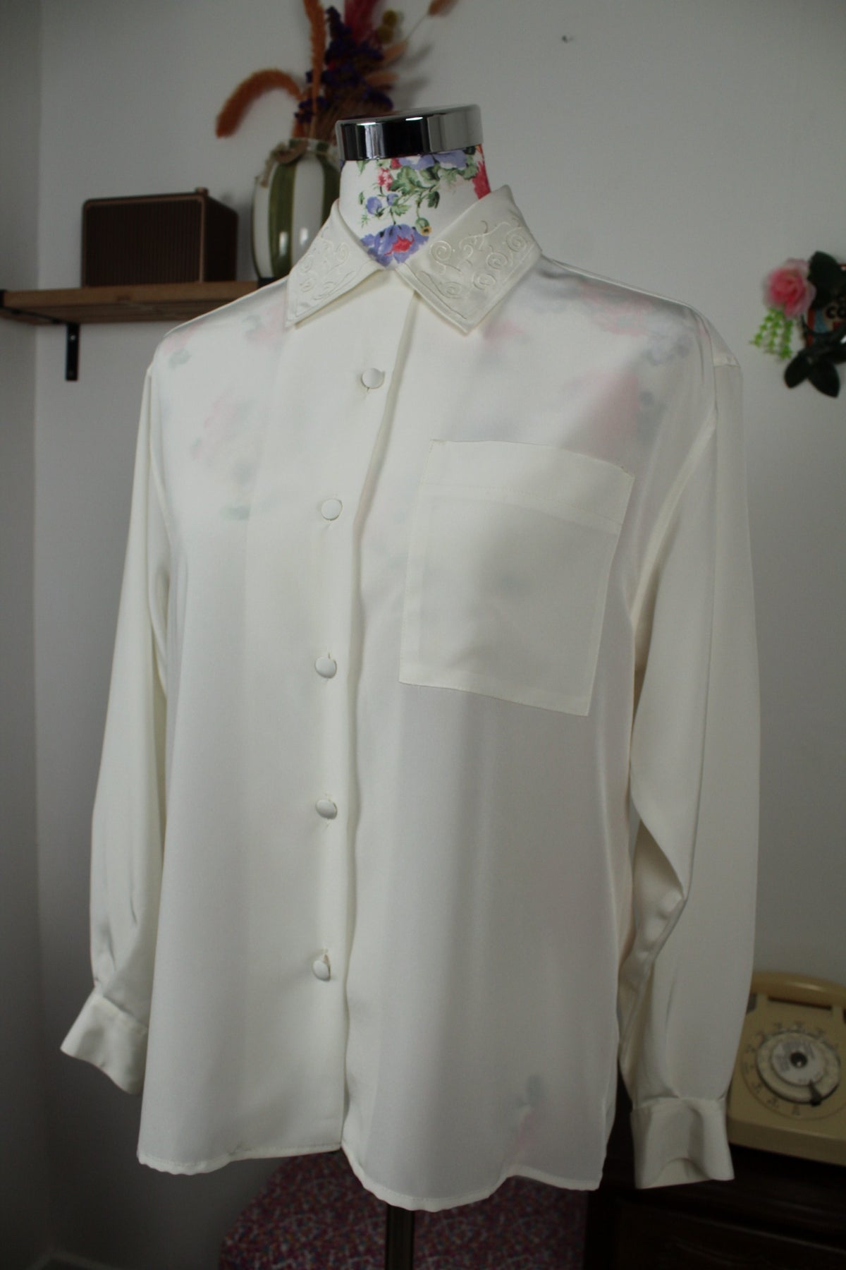 Chemise vintage années 80 blanche satinée col brodé romantique Ralph Luigi - Taille 40/42