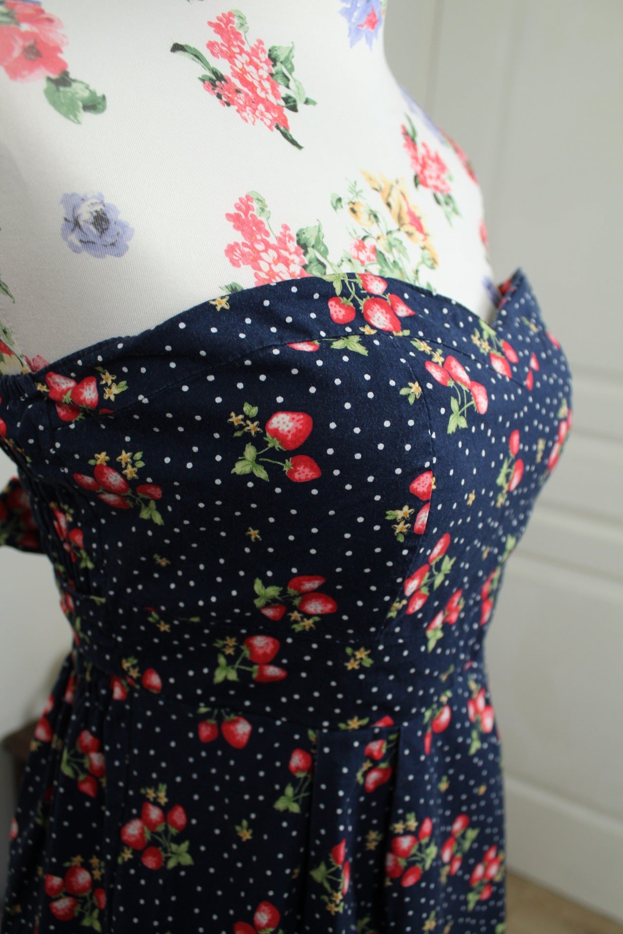 🌸🍒Robe pin-up/rockabilly bustier motif fraises en coton - Taille 38🍒🌸