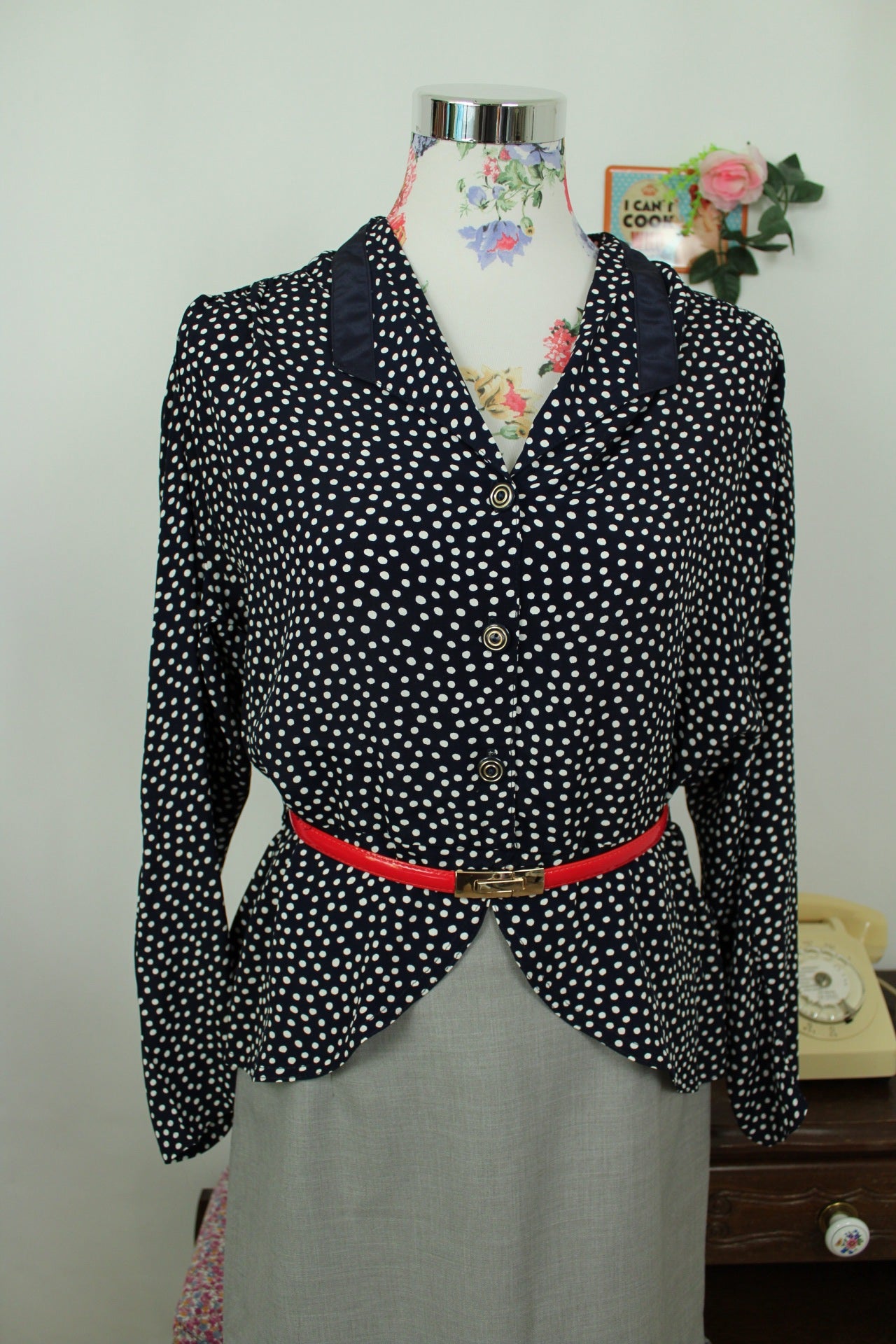 🌸🍒Blouse vintage 80's à pois pin-up - ourlet en V arrondi - Taille 40🍒🌸