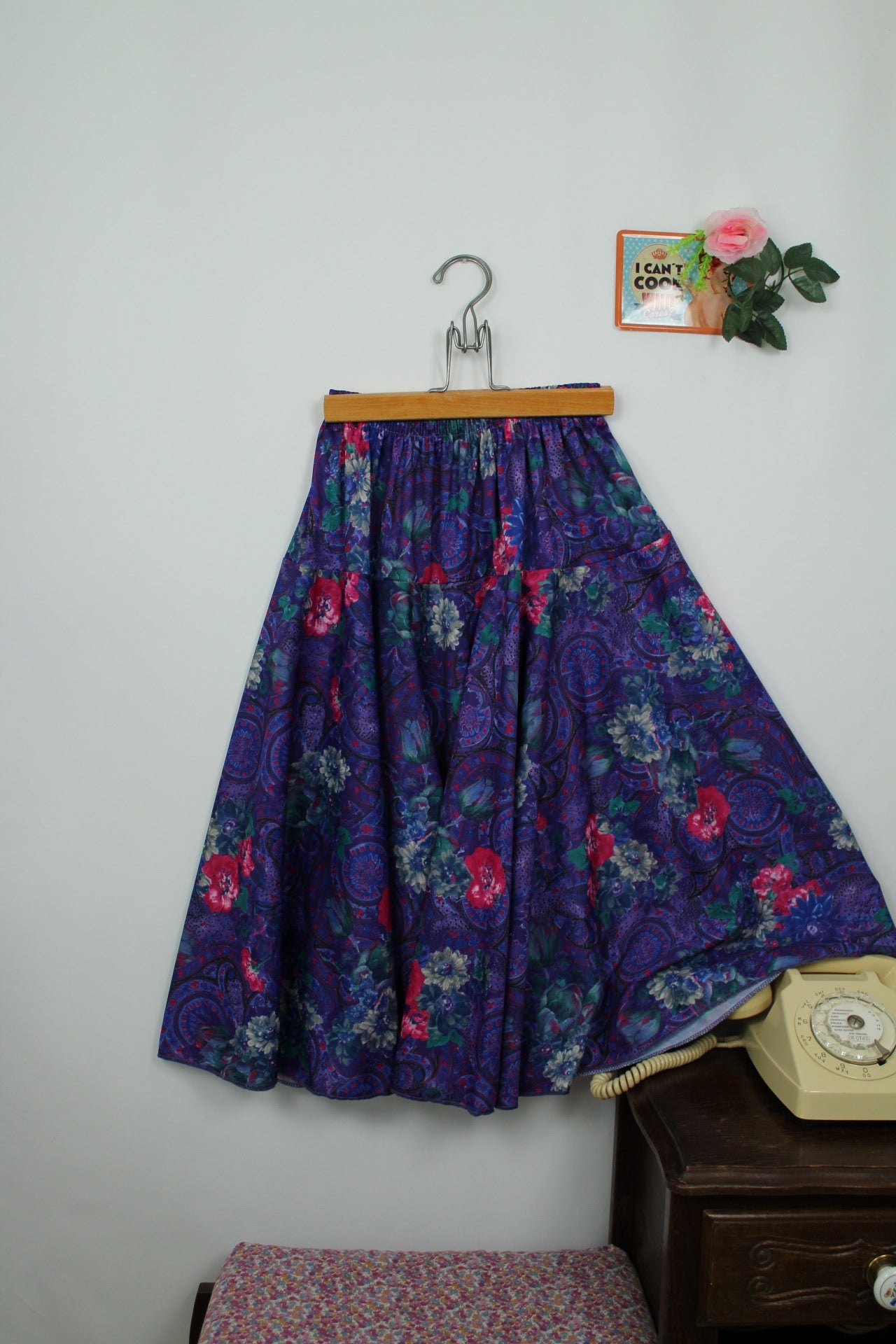 🌸🍒Jupe midi vintage 80's paisley/fleurie pep's fuchsia et violet - Taille 34 à 38🍒🌸