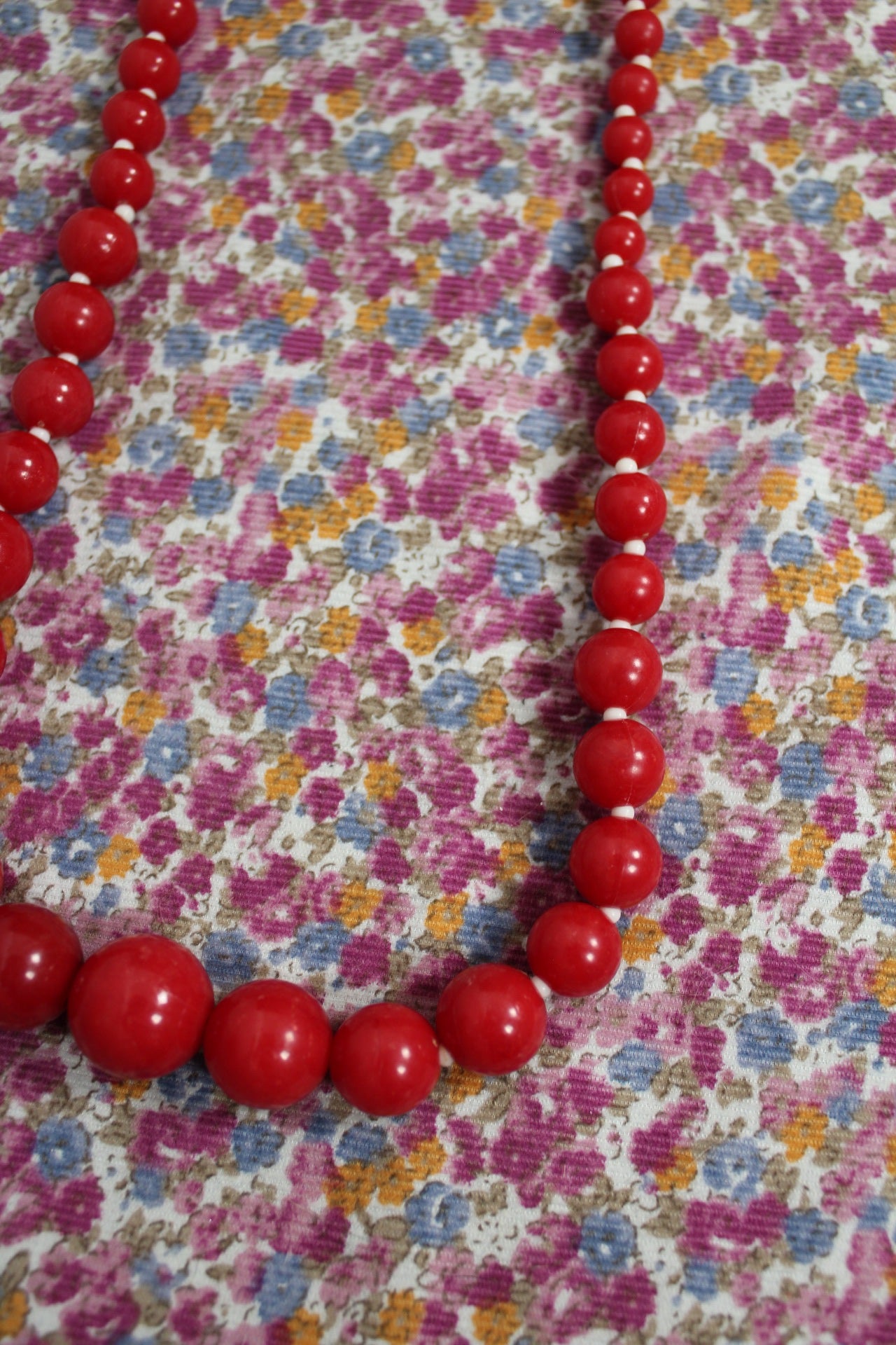 🌸🍒Collier vintage 80's long perles rouges🍒🌸