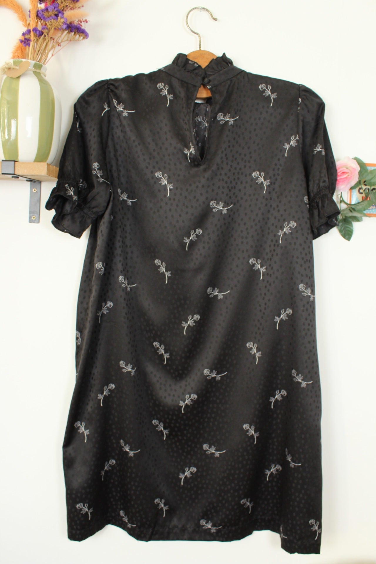 🌸🍒Robe noire romantique satinée - pois & roses - La Redoute - Taille 38/40🍒🌸