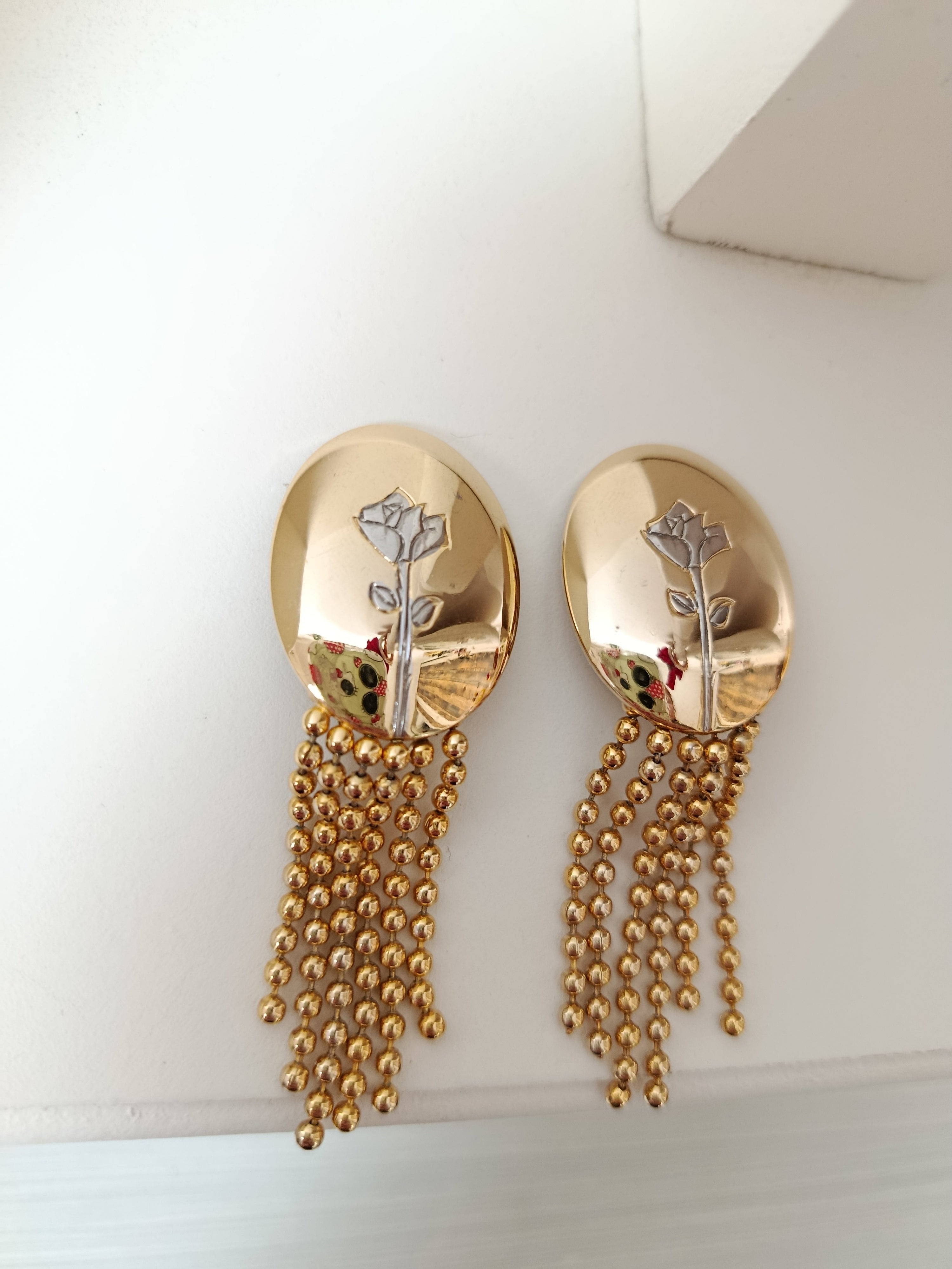 🌸Boucles d'oreilles vintage 80's - clips dorés à pampilles - perles, métal & roses gravées🍒