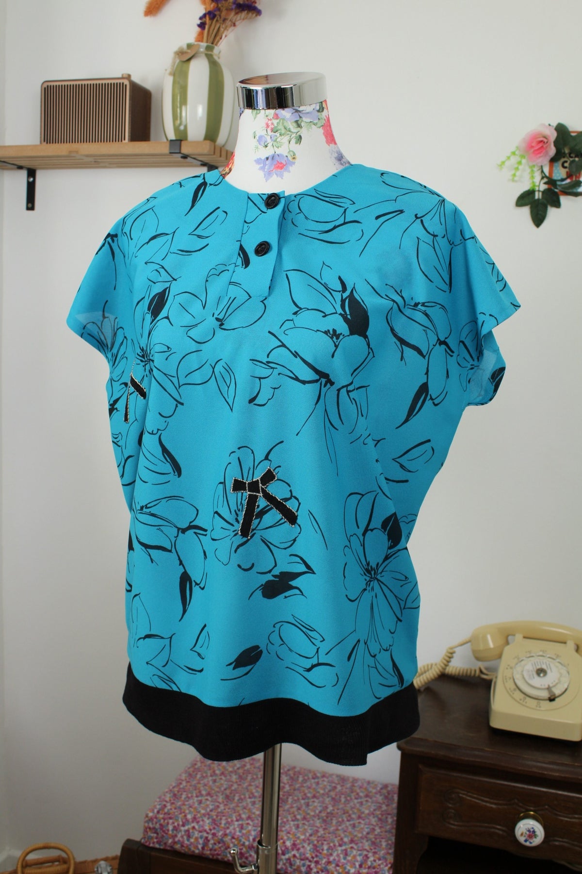 🌸🍒Blouse vintage années 80 bleu lumineux fleuri - Taille 40/42🍒🌸