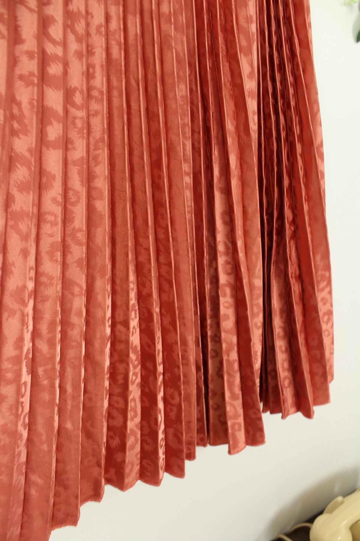 Jupe léopard vintage années 90 plissée made in Italy - terracotta & satinée - Taille 36/38