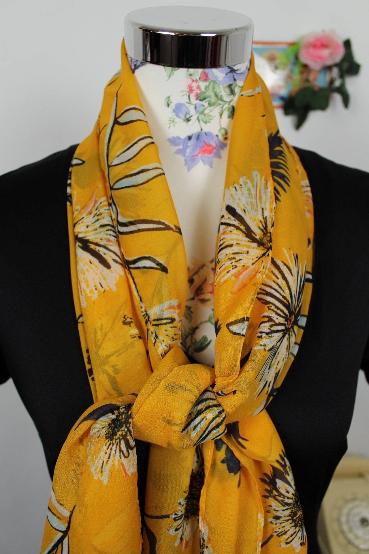 🌸🍒Long foulard jaune chaud fleuri🍒🌸