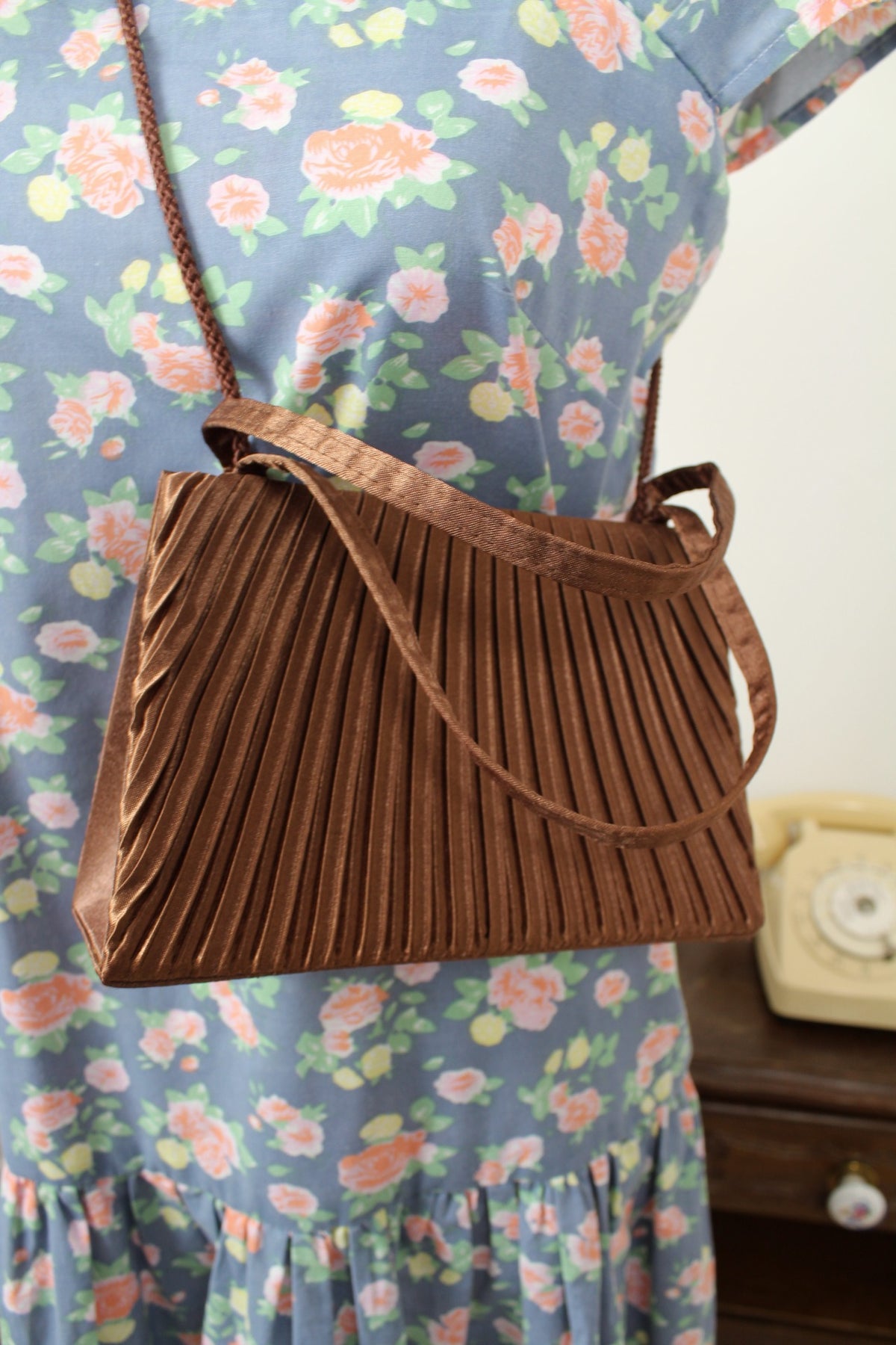 🌸🍒Sac rétro bronze plissé style pin-up chic🍒🌸