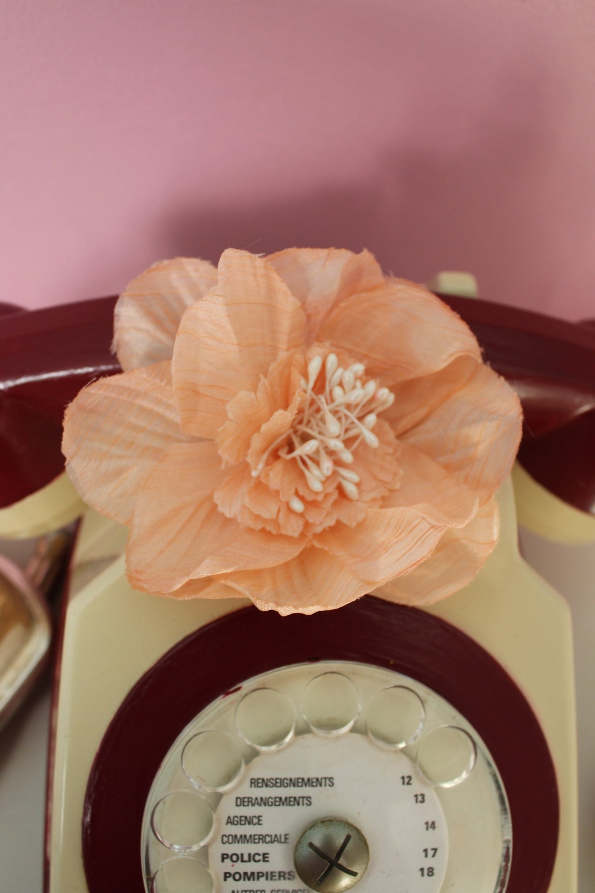 Broche/pince cheveux rétro fleurs nude style pin-up/rockabilly