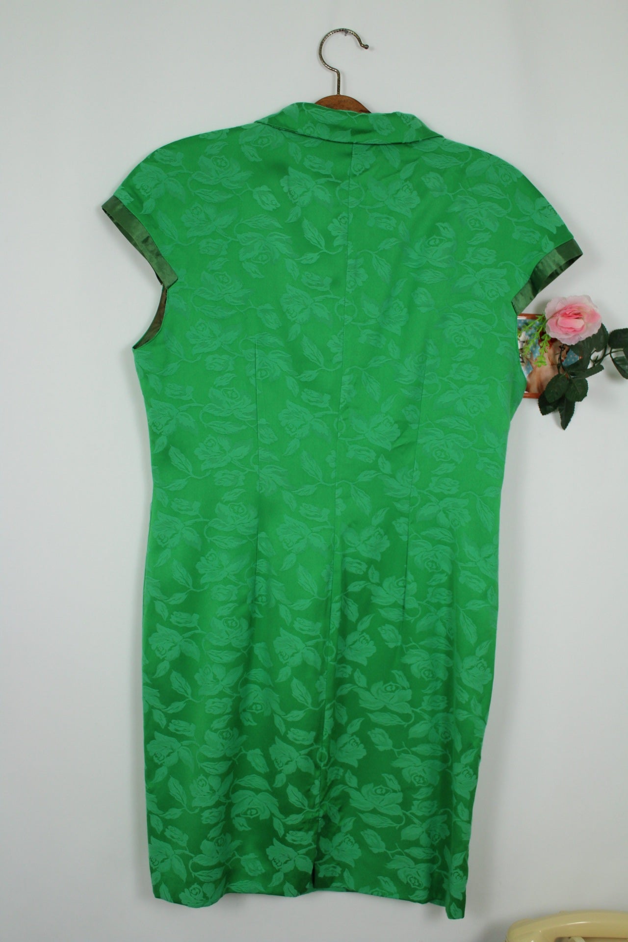 🌸🍒Robe vintage 80/90s romantique vert satiné & roses ton sur ton - Taille 40🍒🌸