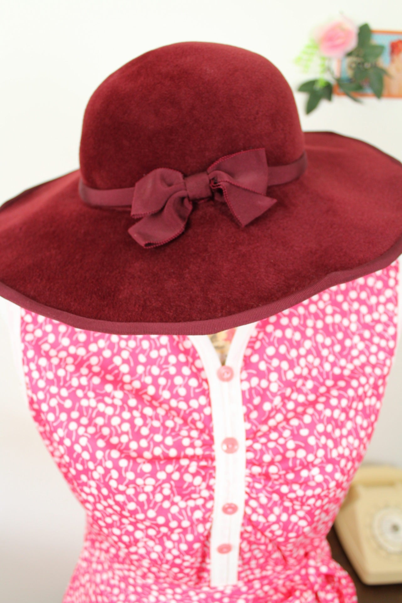 🌸🍒Chapeau vintage en feutre d'Angora années 80/90 bordeaux et nœud🍒🌸