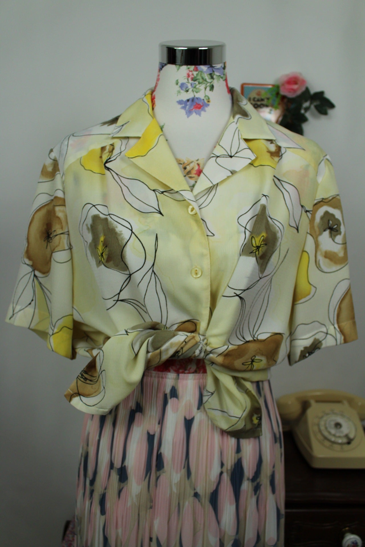 🌸🍒Chemise jaune pastel vintage 90's fleurs abstraites - Taille 44/46🍒🌸